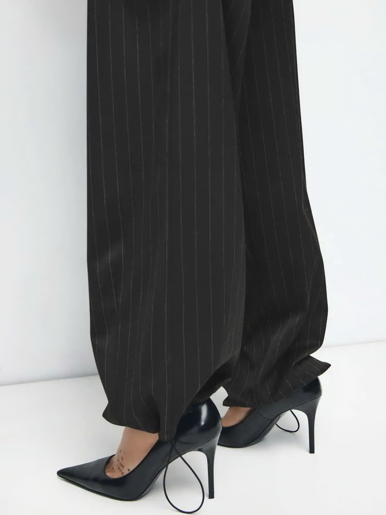 Повсякденні штани MANGO модель 27081339_99 Повсякденні штани MANGO модель 27081339_99 Фото