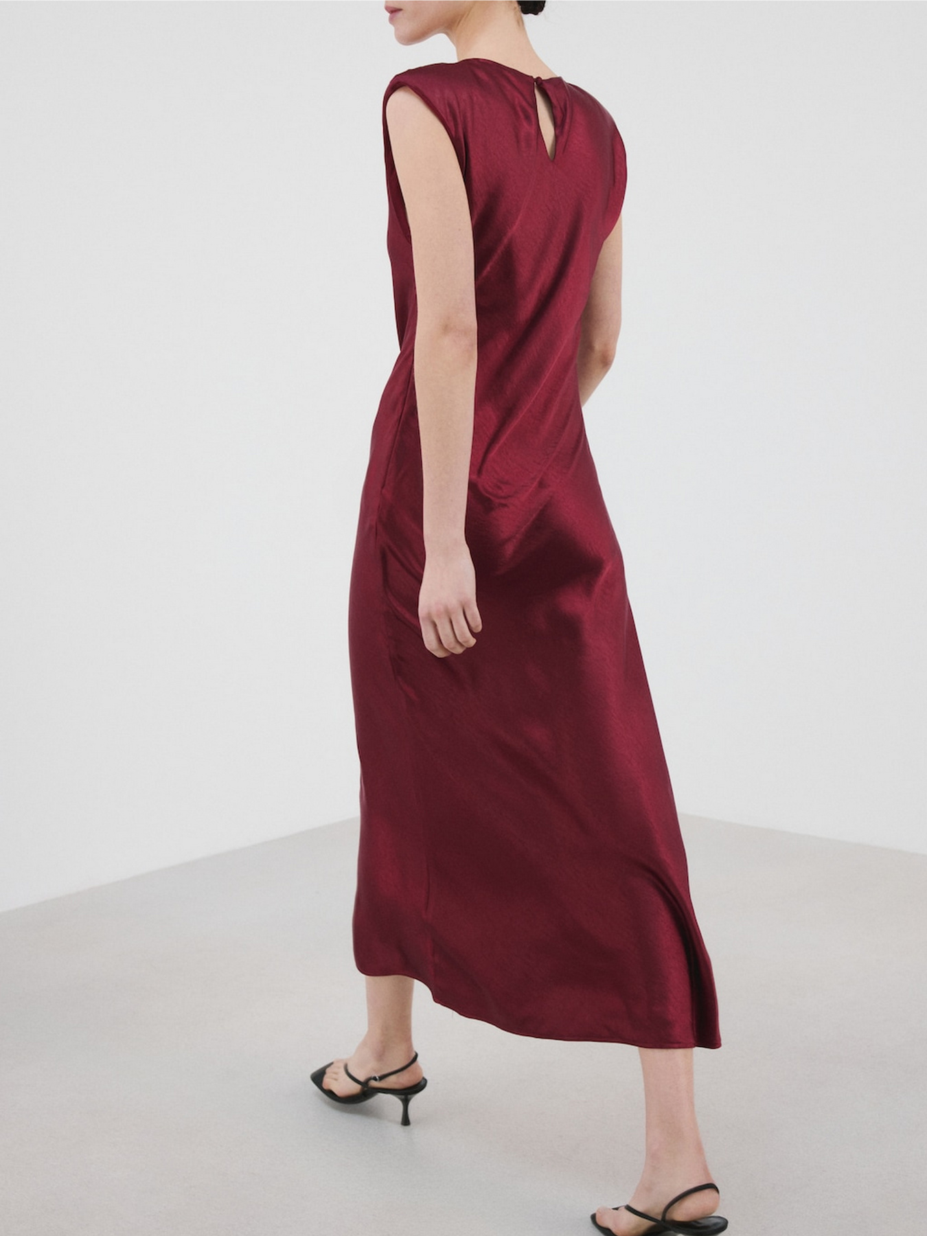 Платье миди MANGO модель 27025826_75 Фото