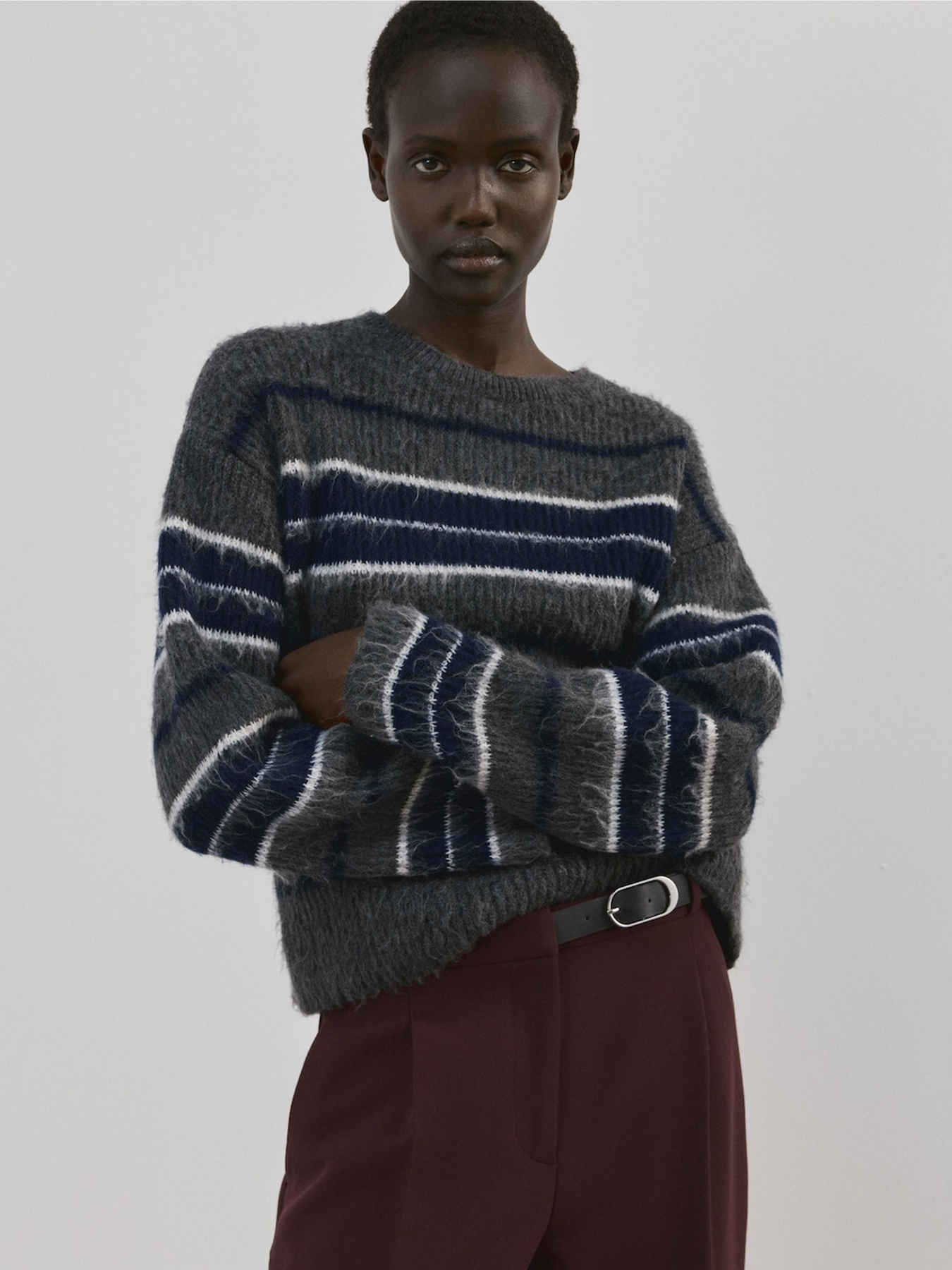 Класичні штани MANGO модель 27084439_77 Фото