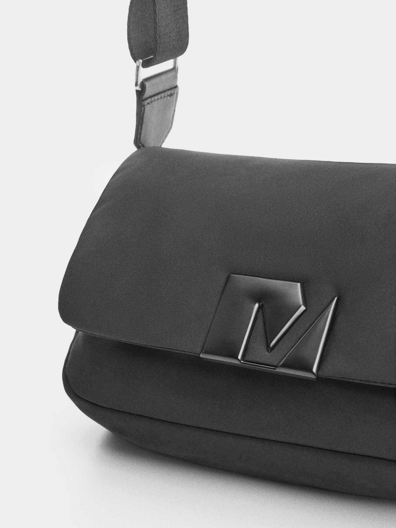 Кросс-боди MANGO Gina модель 67000448_99 Фото