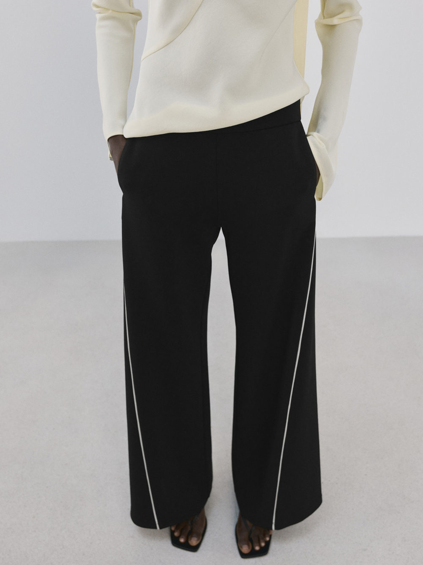 Повсякденні штани MANGO модель 27064079_99 Фото