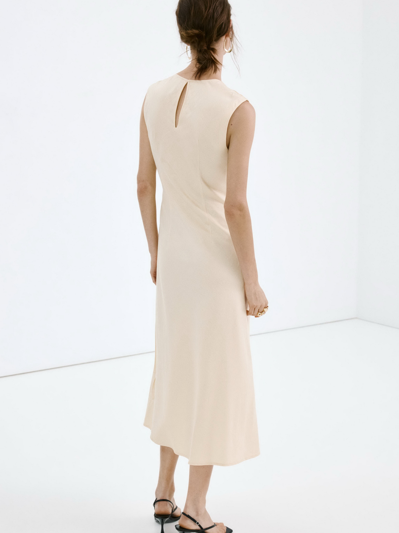 Платья MANGO PENNY2 модель 27007171_10 Фото