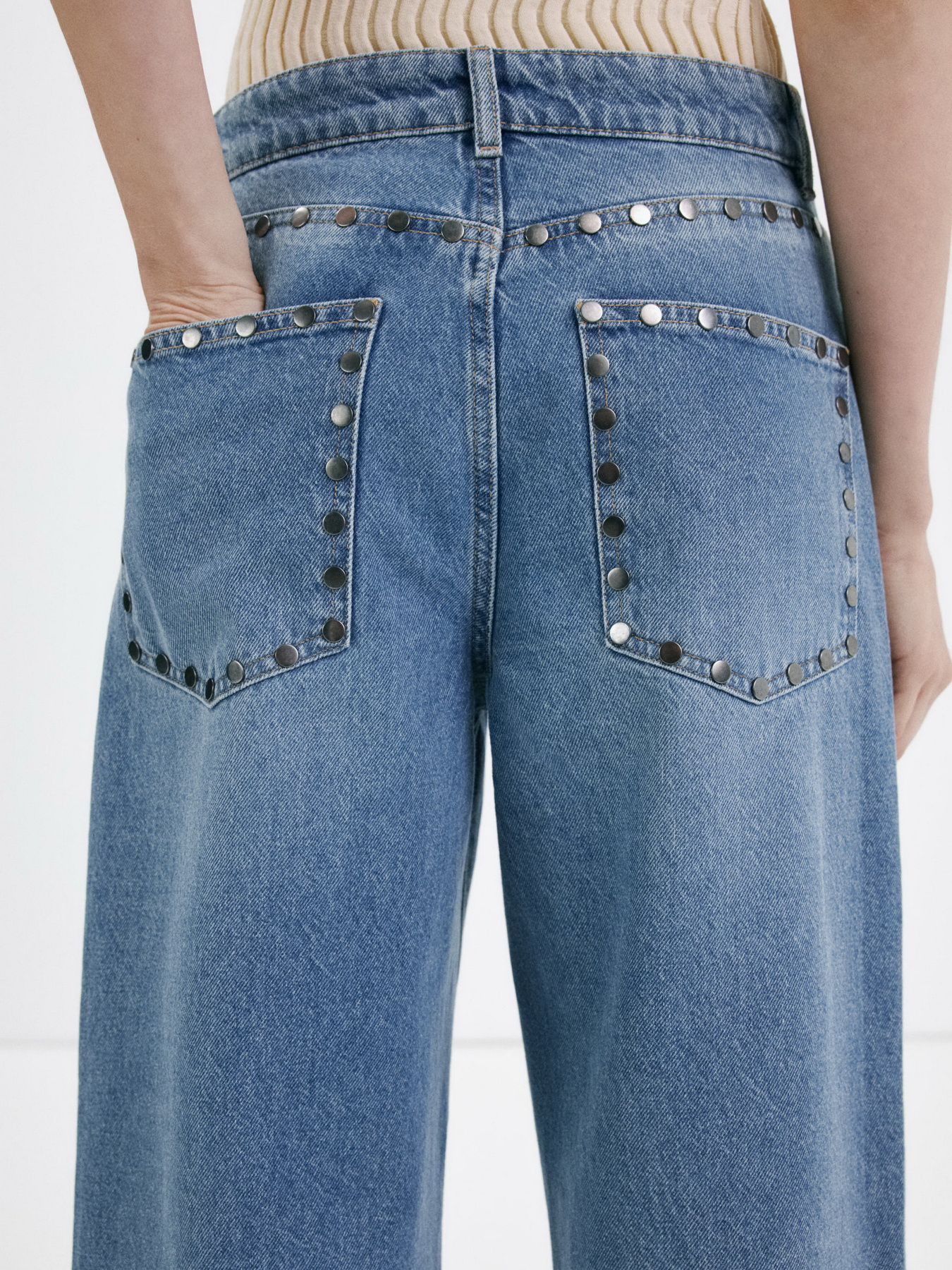 Джинсы MANGO STUDS модель 27067938_TM Фото