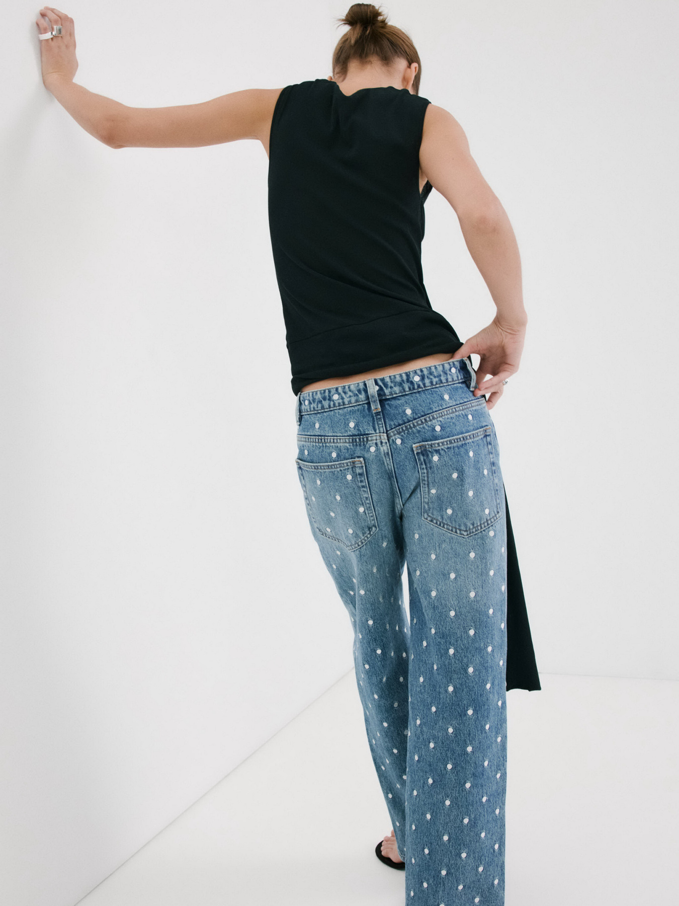 Джинсы MANGO LUNARES модель 27097137_TM Фото