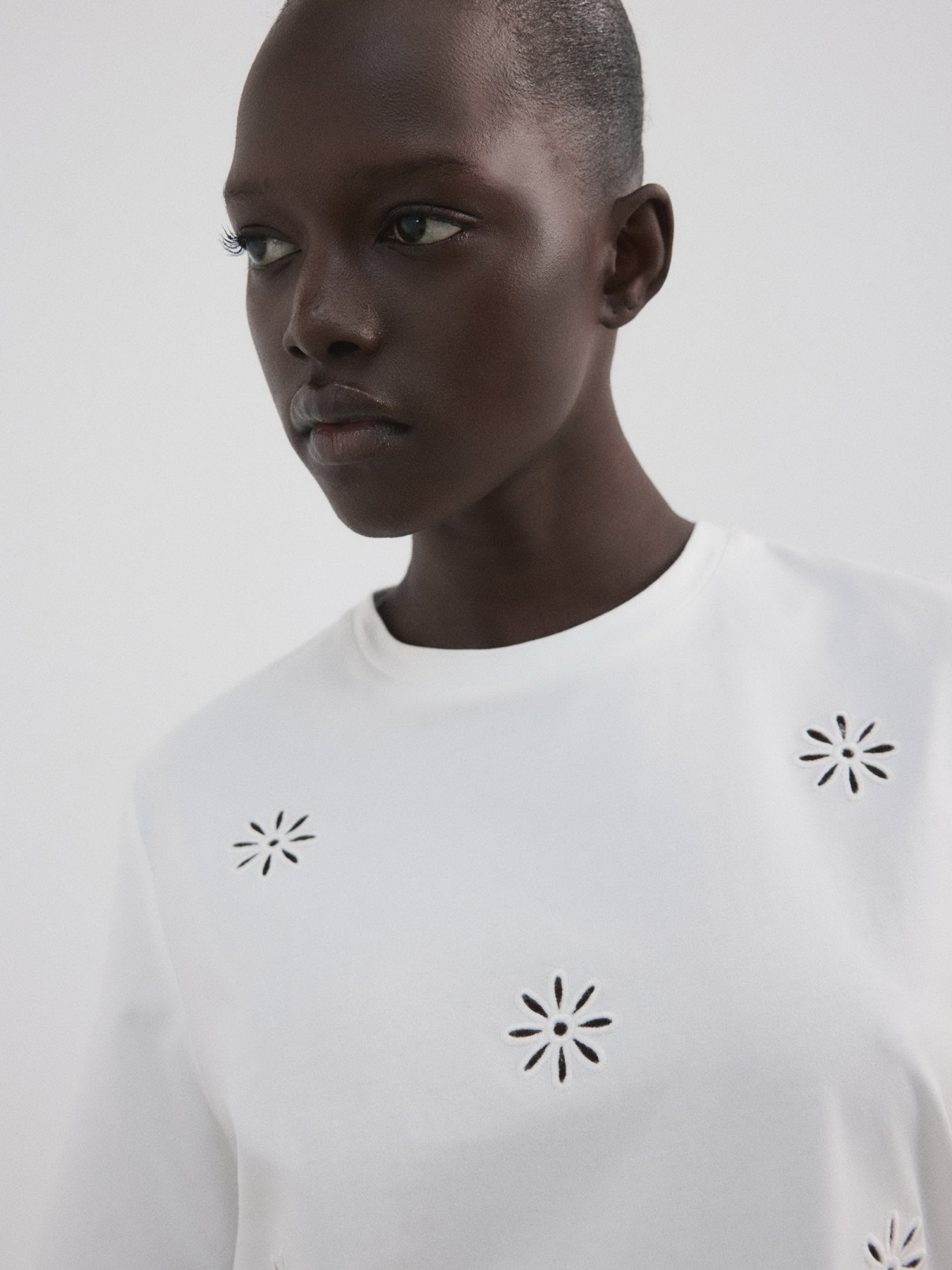 Футболки и поло MANGO FLORI модель 27077152_1 Фото