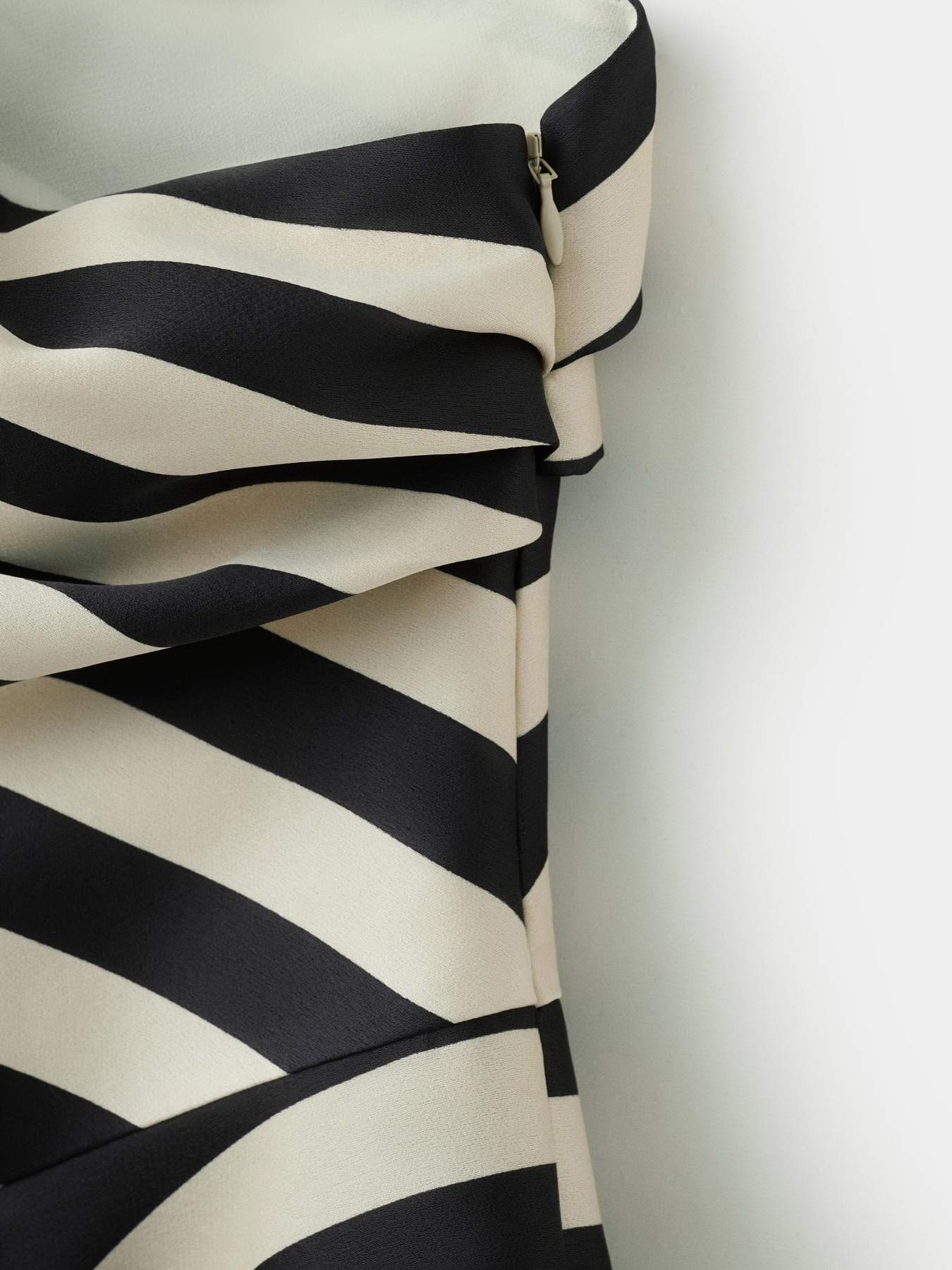 Футболки и поло MANGO LUNATIC модель 27095842_5 Фото