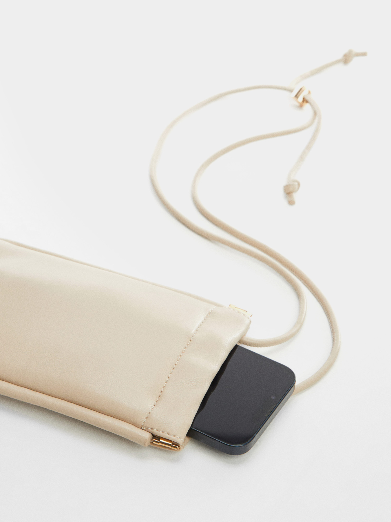 Чохол для смартфону MANGO Aivan модель 67052538_2 Фото