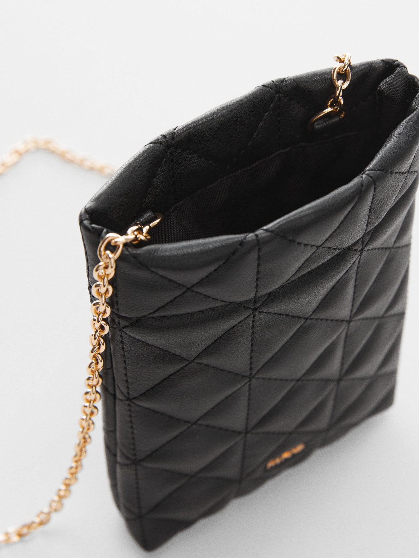 Чохол для смартфону MANGO Quark модель 67060466_99 Фото