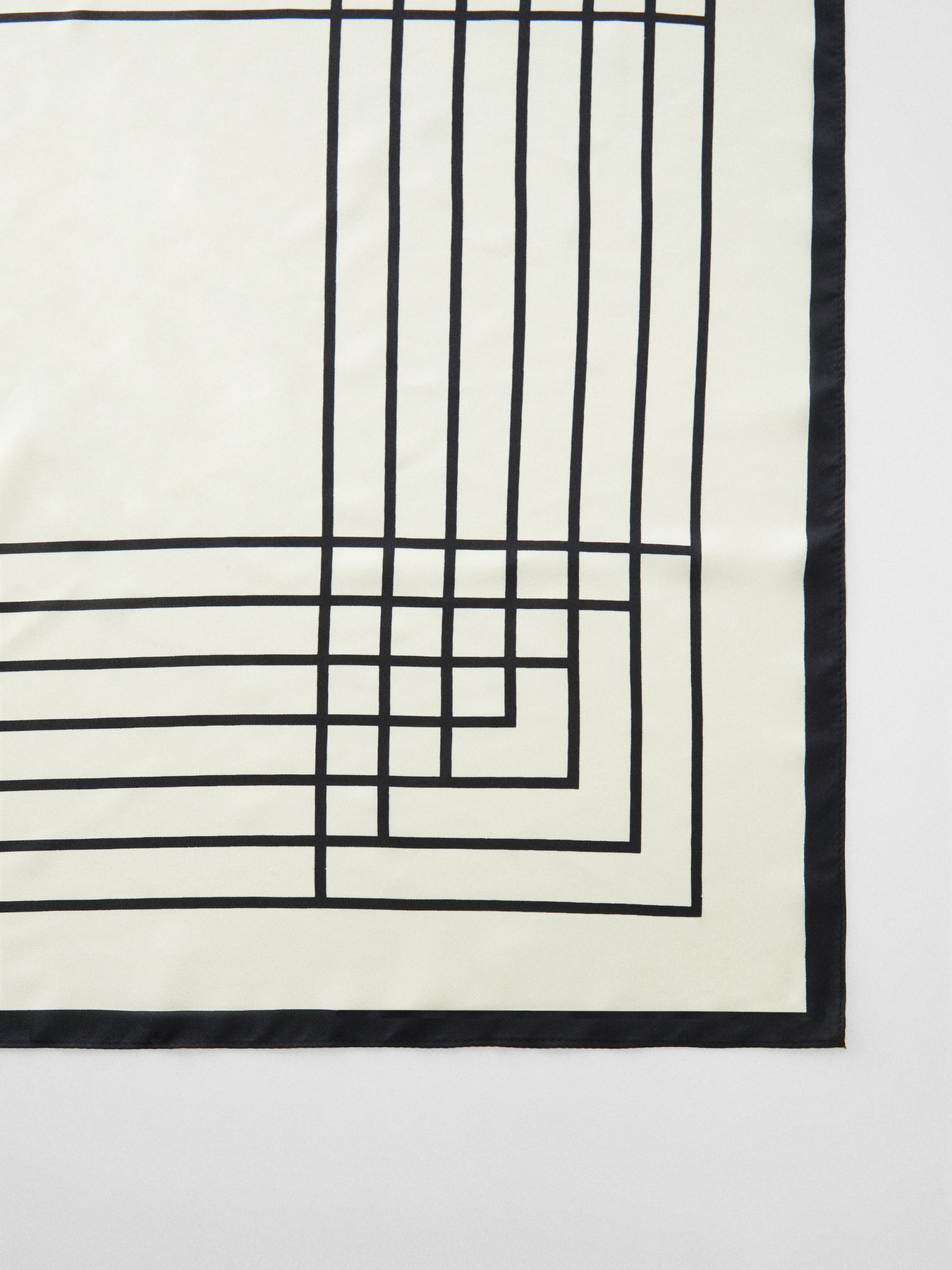 Хустка MANGO Geo модель 67042920_5 Фото