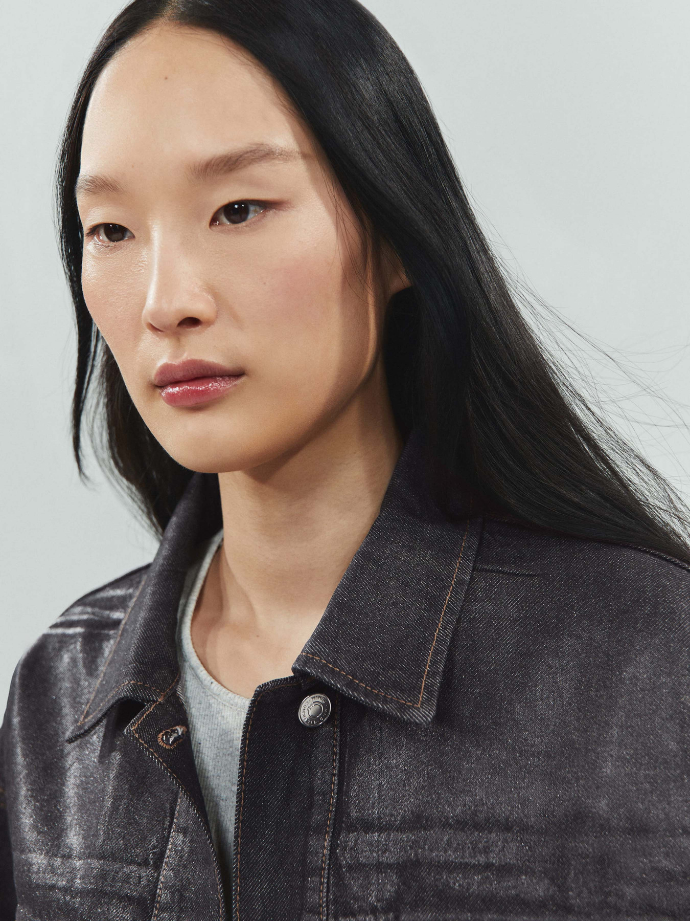 Джинсовая куртка MANGO Tamara модель 67093699_TU Фото