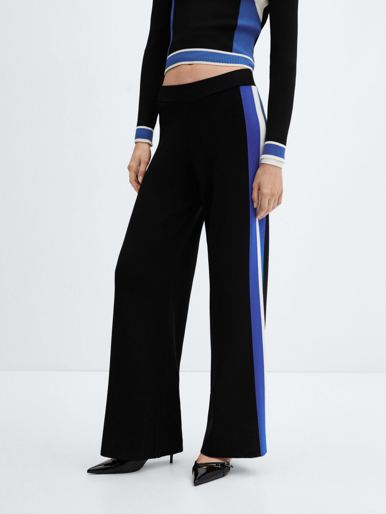 Повсякденні штани MANGO Comoung модель 67084061_99 Фото