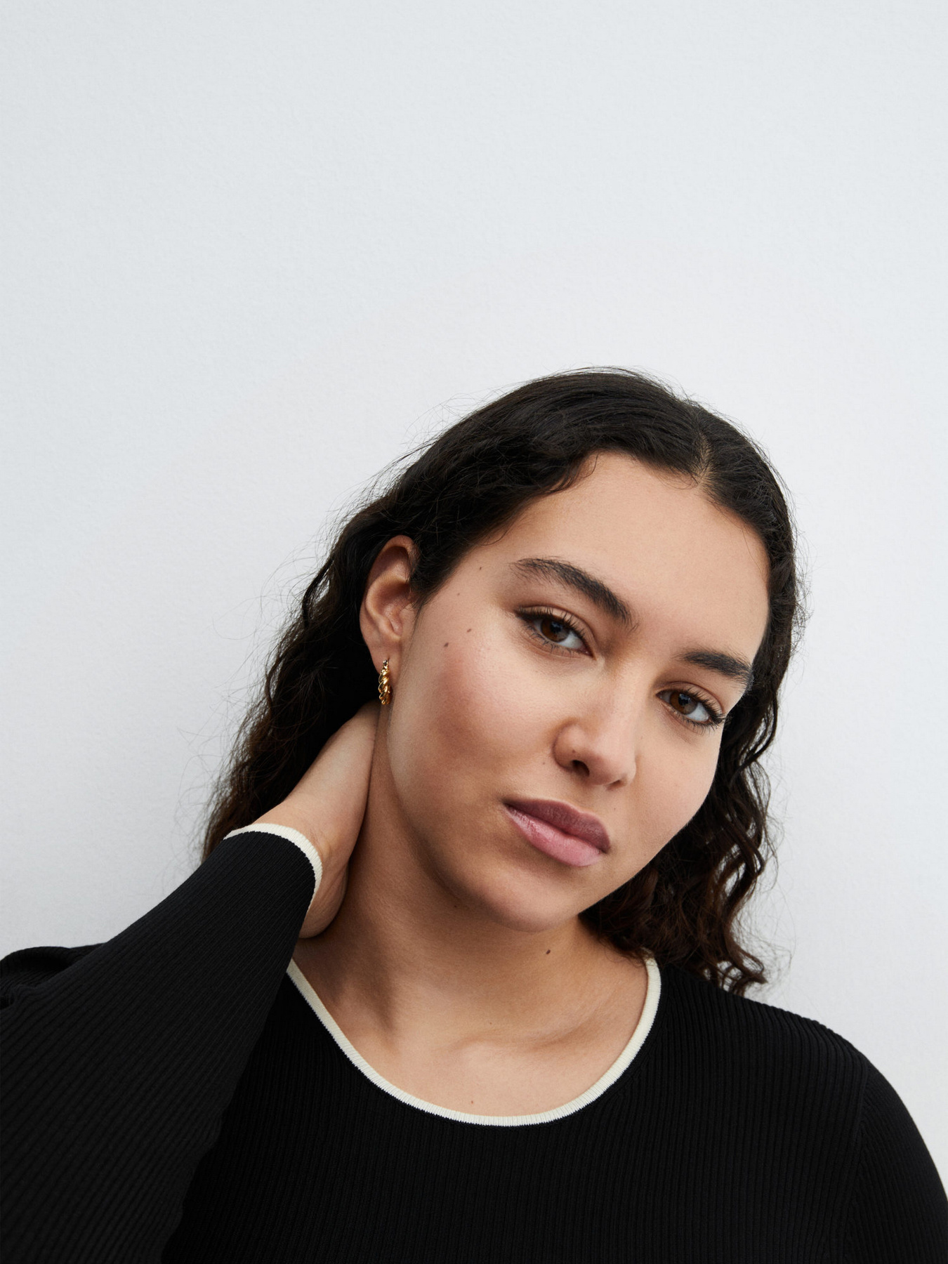 Джемпер MANGO Shadowin модель 67054034_99 Джемпер MANGO Shadowin модель 67054034_99 Фото