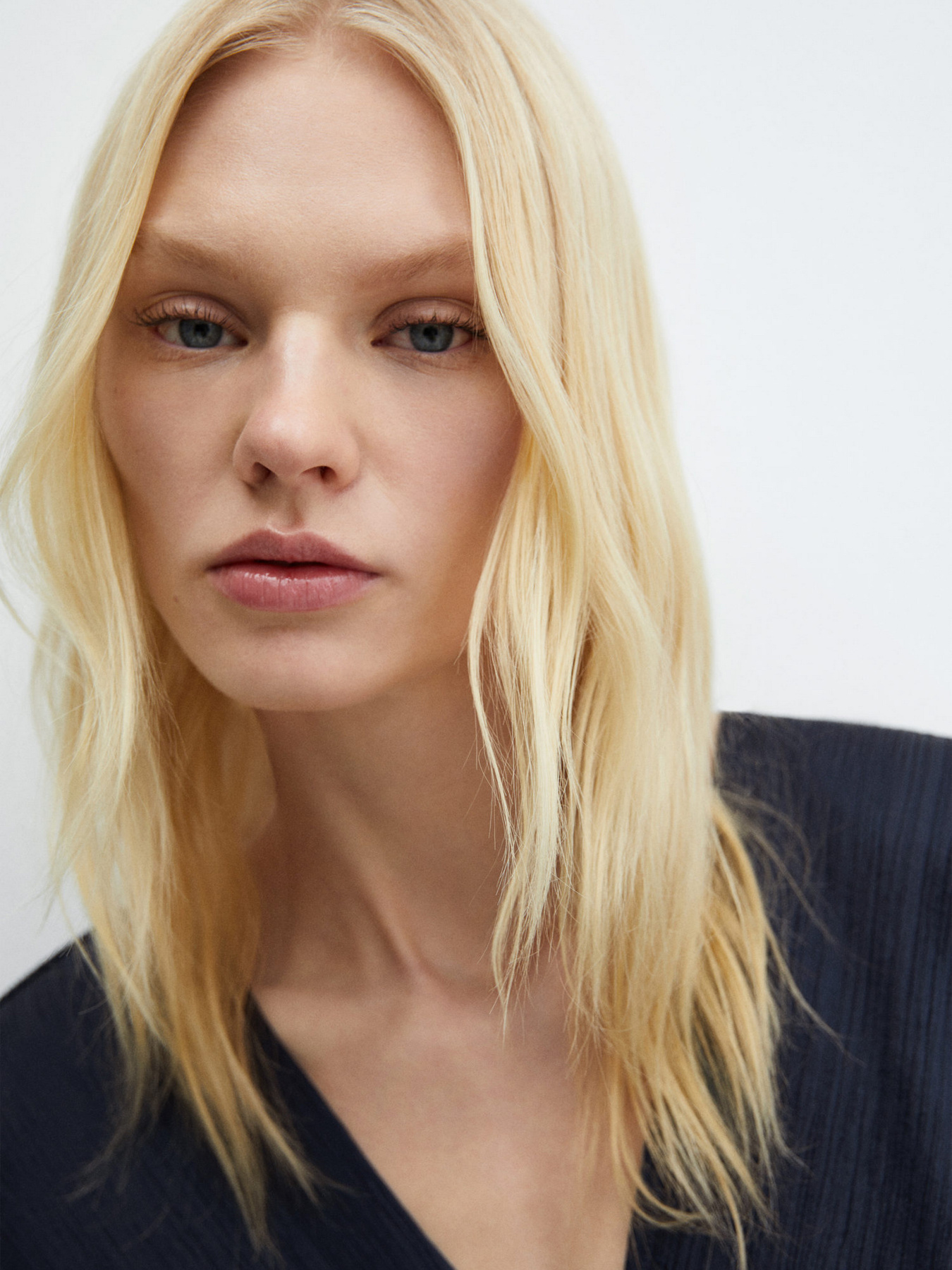 Платье миди MANGO Marykate модель 67064035_57 Фото