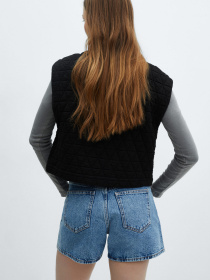 Утеплений жилет MANGO Limba модель 67074034_99 Утеплений жилет MANGO Limba модель 67074034_99 Фото