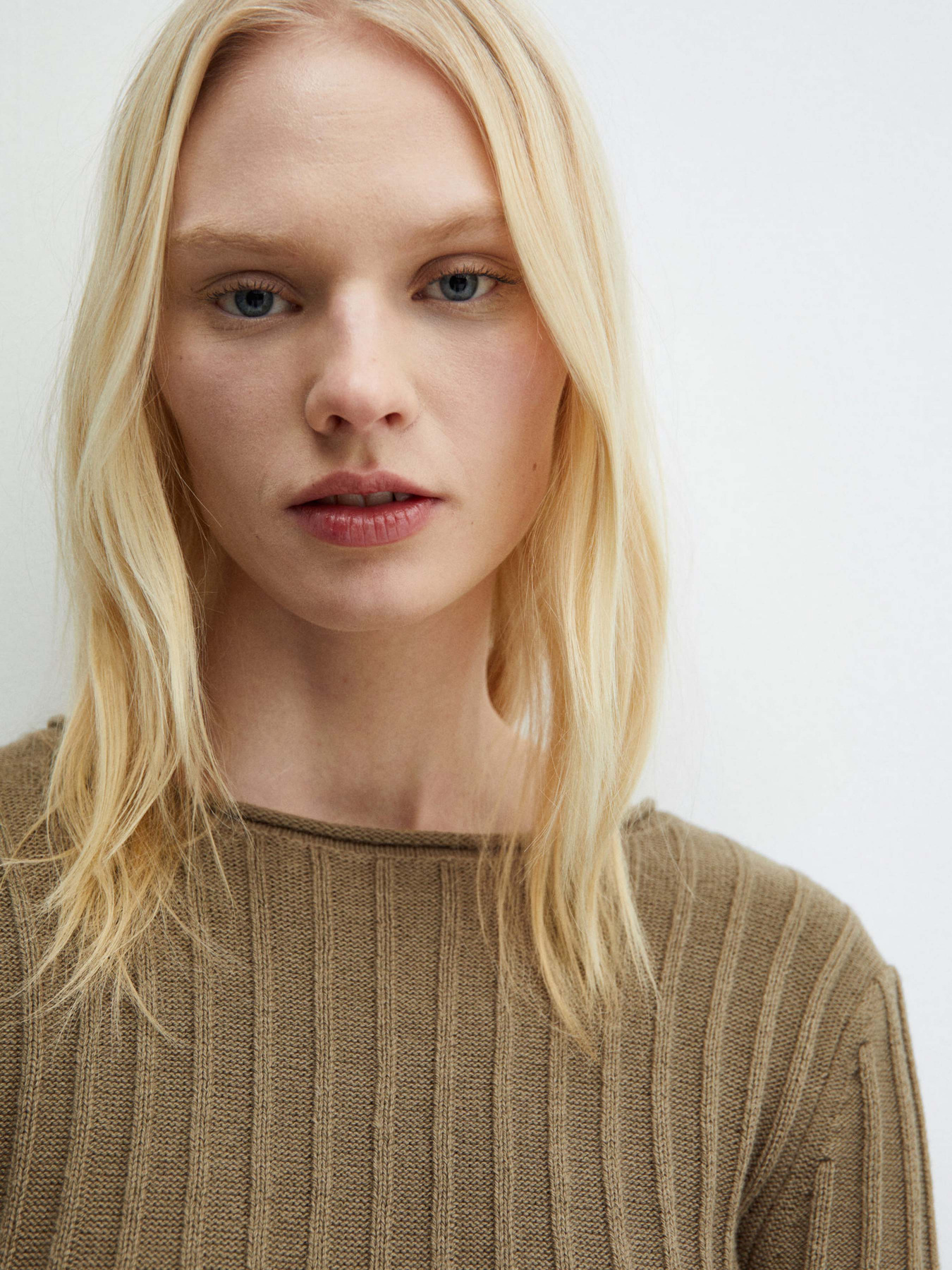 Платье миди MANGO Africa модель 67074050_37 Фото