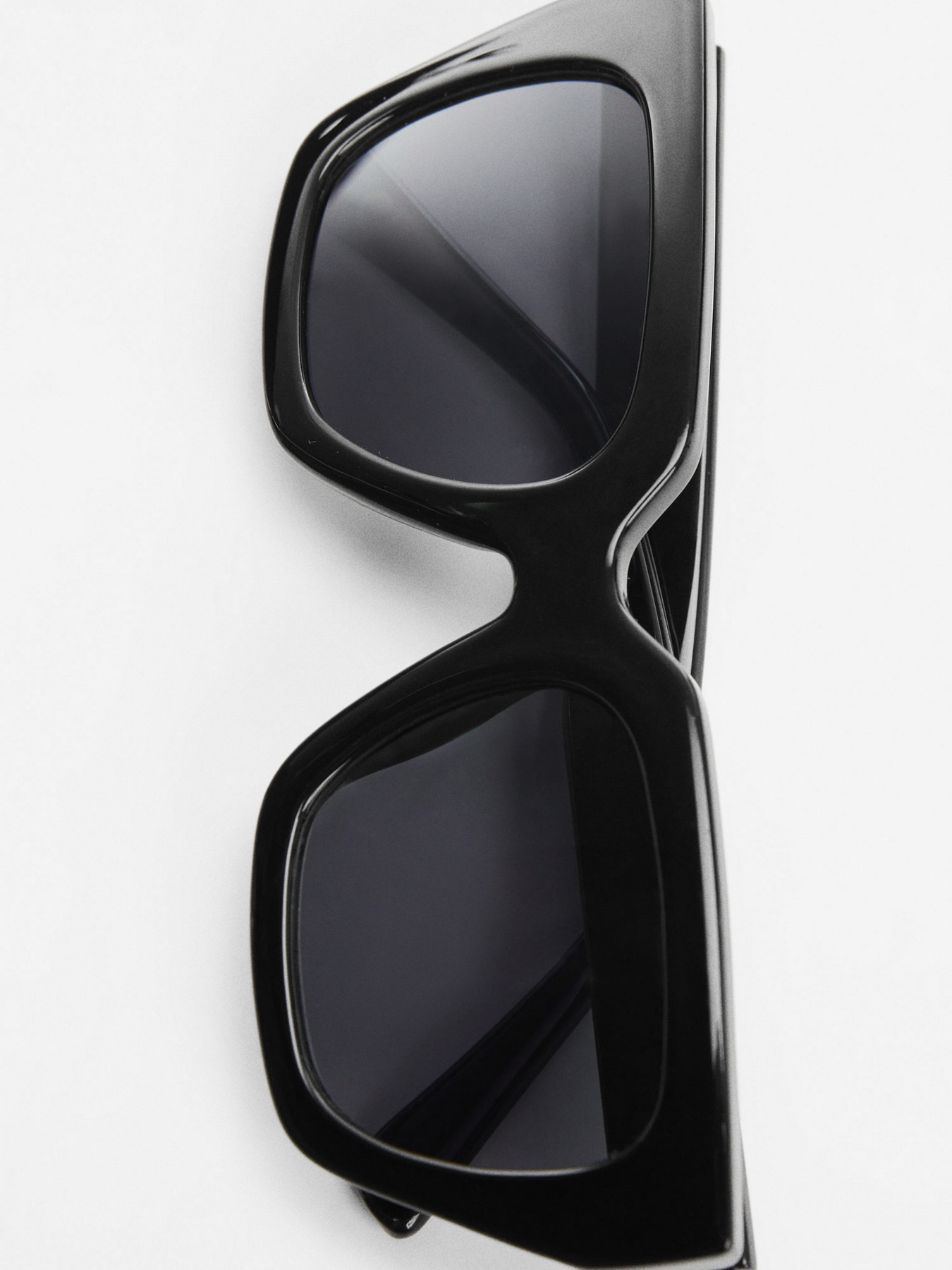 Солнцезащитные очки MANGO модель 67035986_99 Солнцезащитные очки MANGO модель 67035986_99 Фото