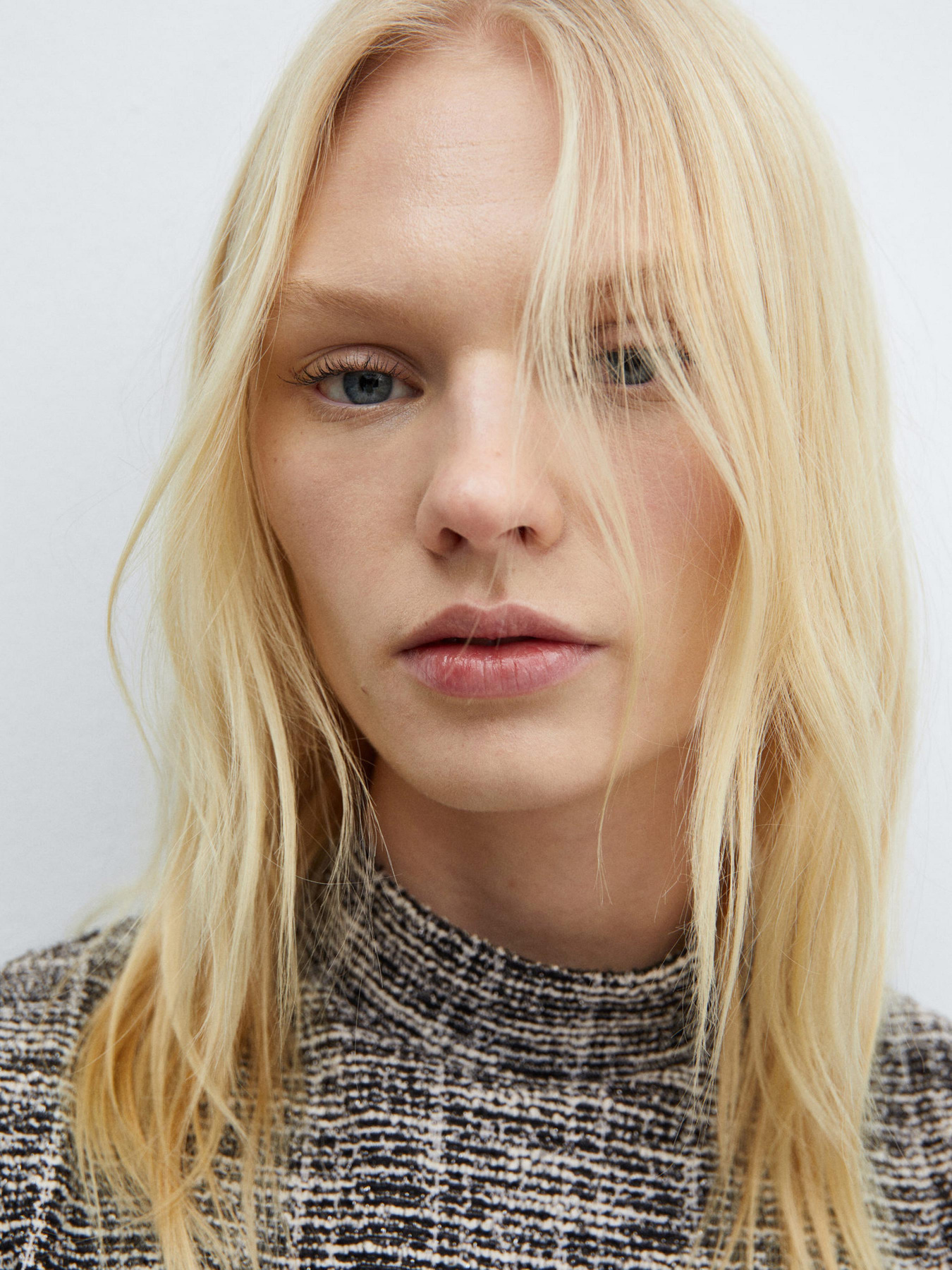 Сукня міні MANGO Alexia модель 67034790_5 Сукня міні MANGO Alexia модель 67034790_5 Фото