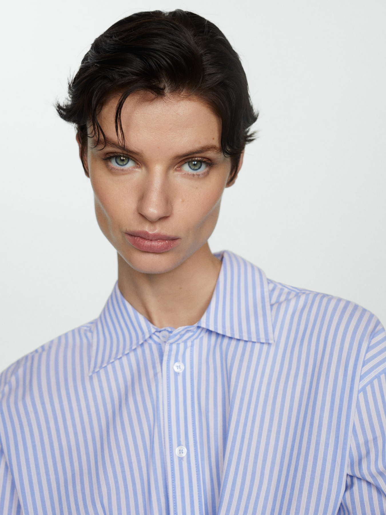 Платье мини MANGO Crusi модель 67037134_50 Платье мини MANGO Crusi модель 67037134_50 Фото