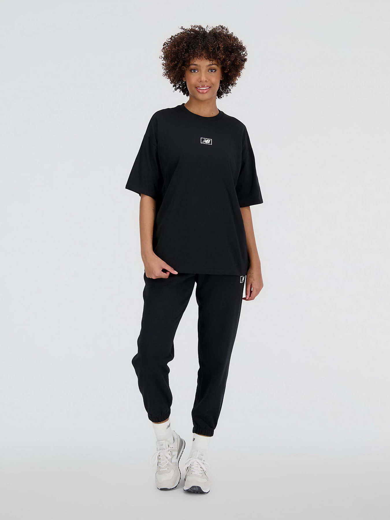 Футболка New Balance Essentials Graphic модель WT33525BK Фото