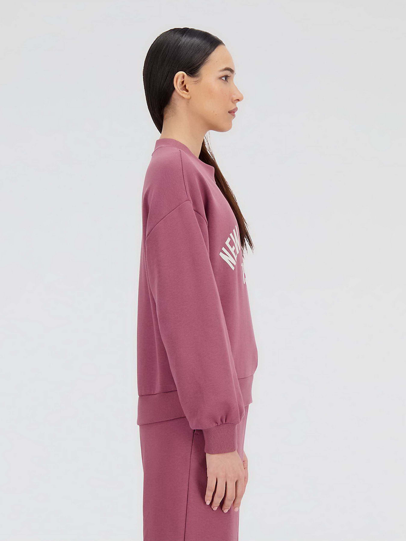 Свитшот New Balance Essentials Varsity модель WT33553WAD Фото