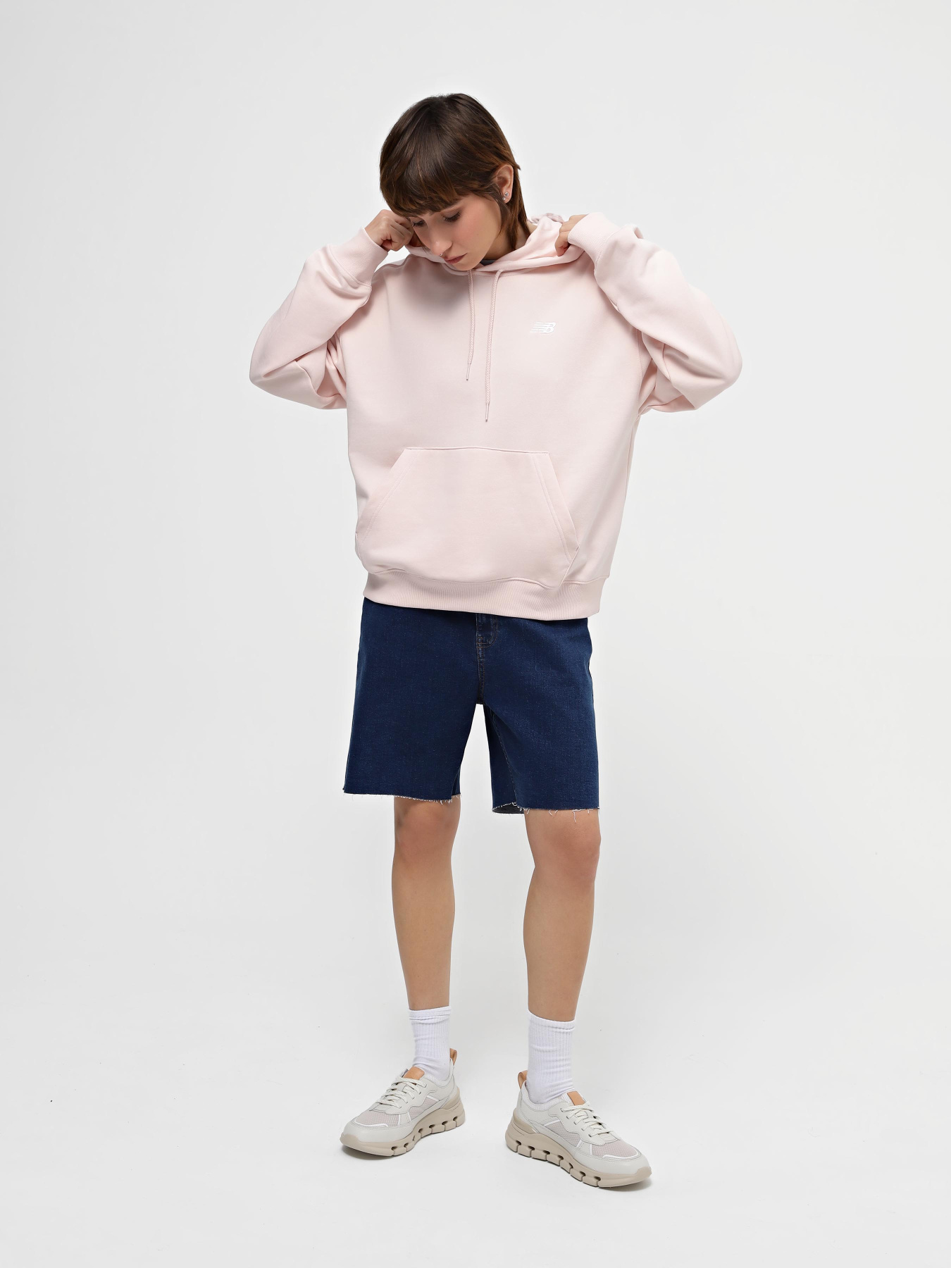 Худі New Balance SMALL LOGO модель WT41507OUK Худі New Balance SMALL LOGO модель WT41507OUK Фото