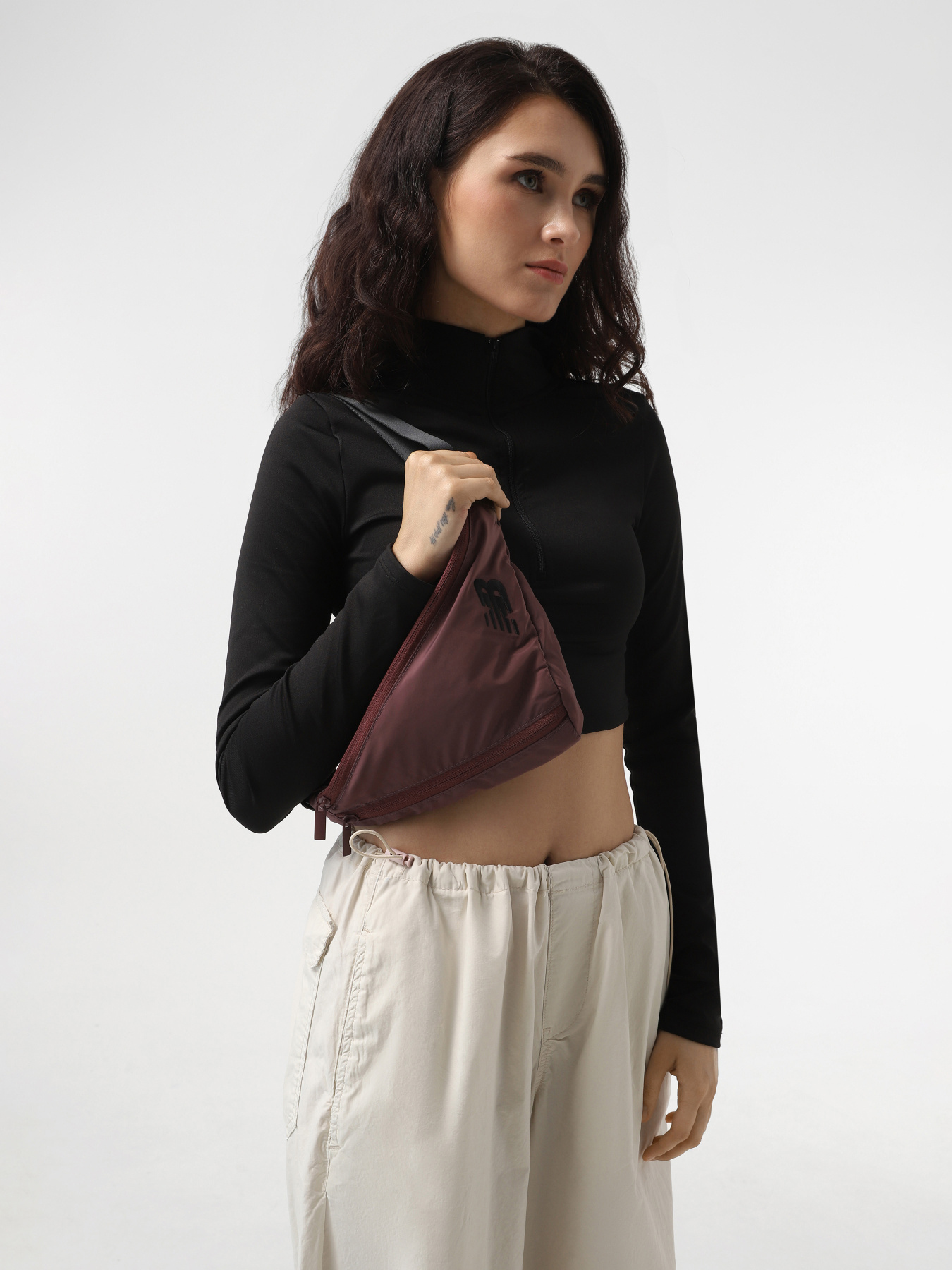 Поясная сумка New Balance XL BUM модель LAB23084LIE Фото