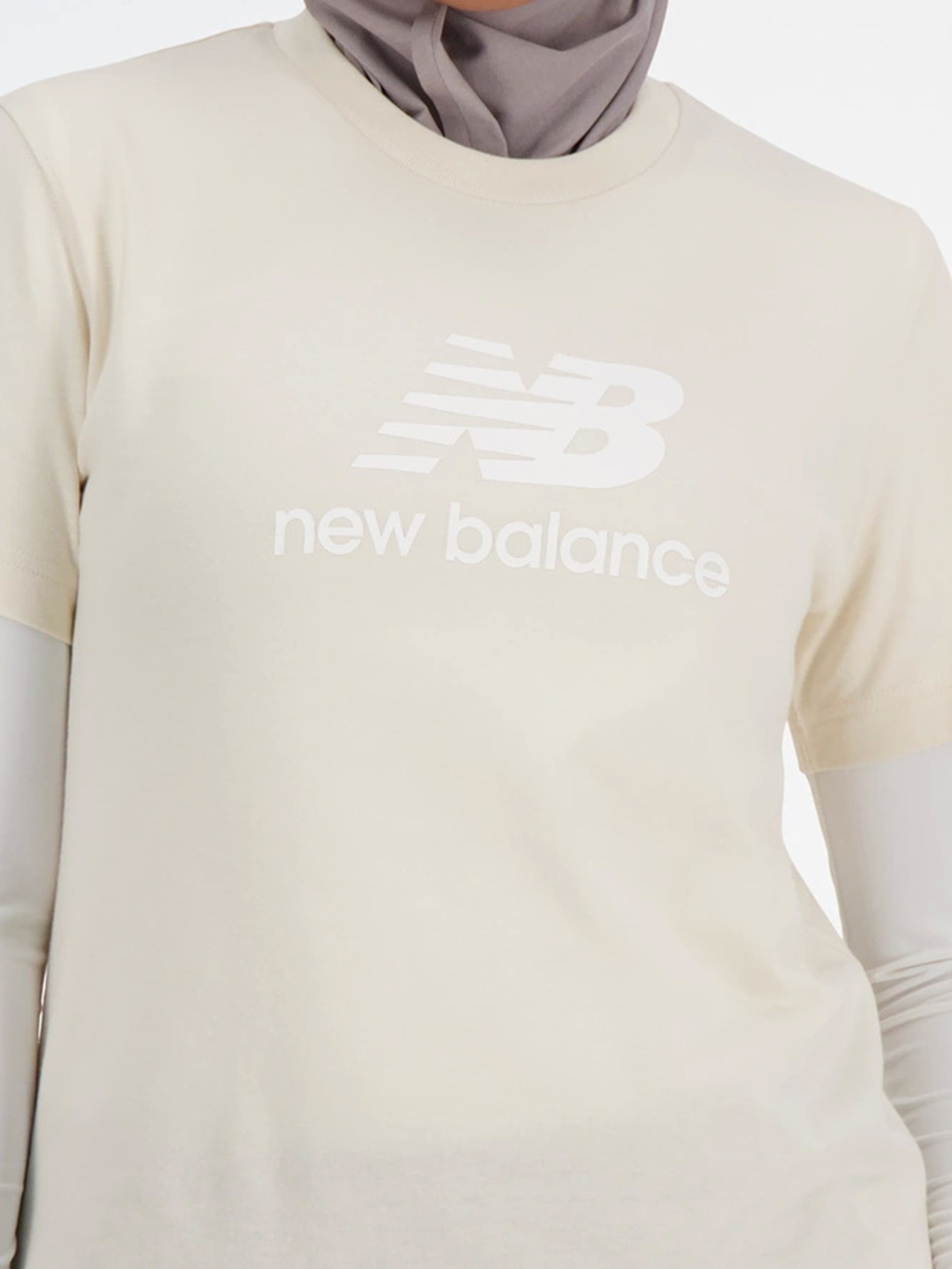 Футболка New Balance ESSENTIALS STACKED модель WT41502LIN Футболка New Balance ESSENTIALS STACKED модель WT41502LIN Фото