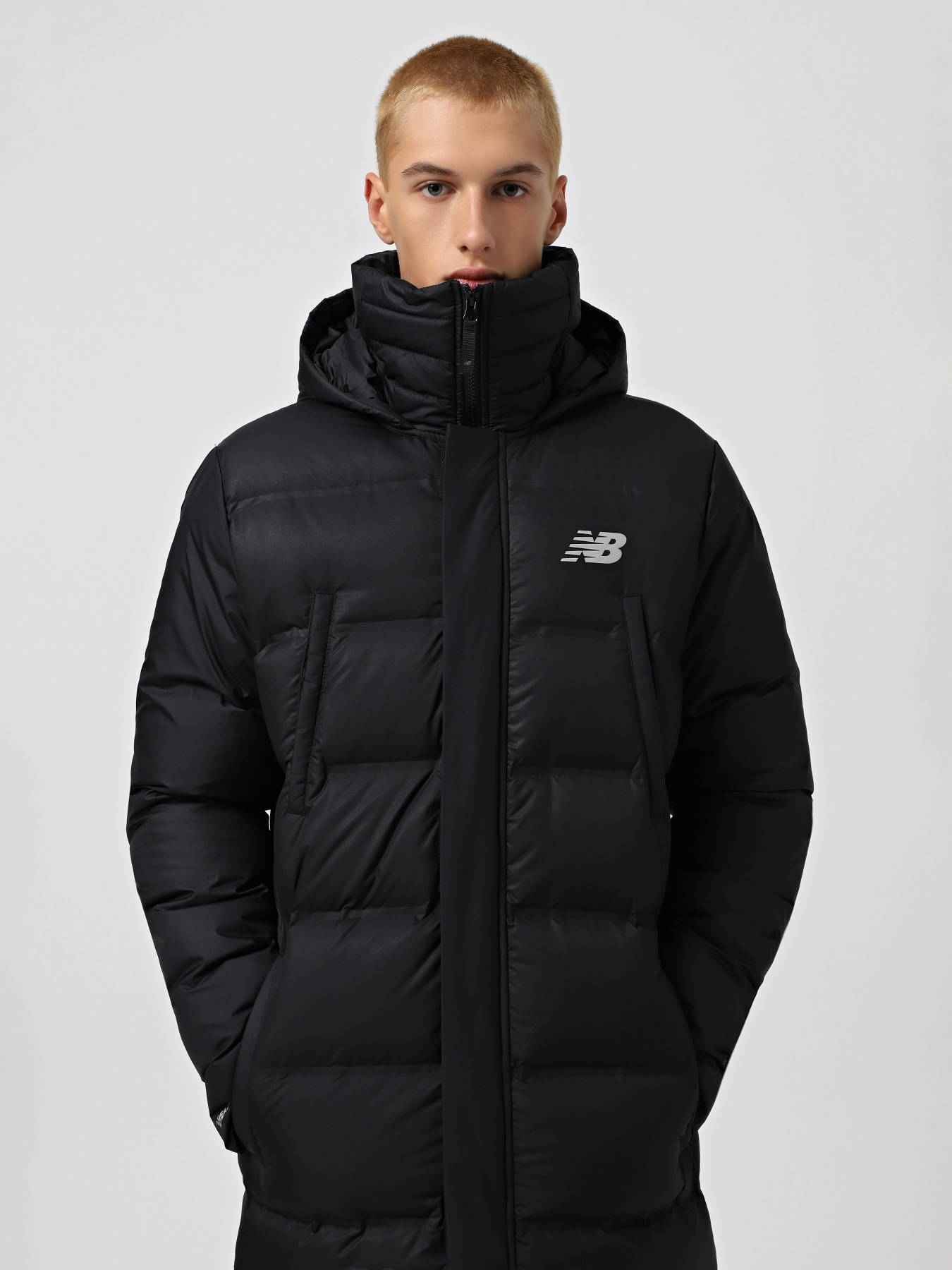 Зимняя куртка New Balance Bench Long Down модель MJ231054BK Фото