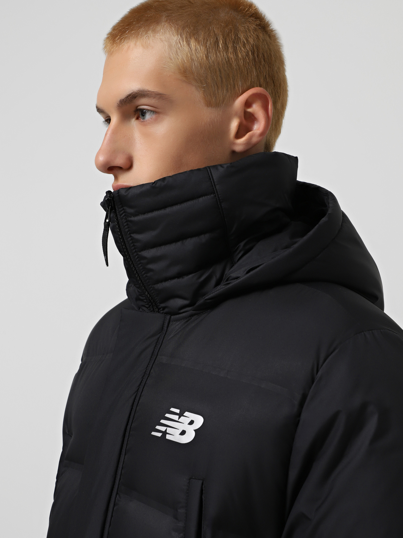 Зимова куртка New Balance BENCH LONG DOWN модель MJ231054BK Фото