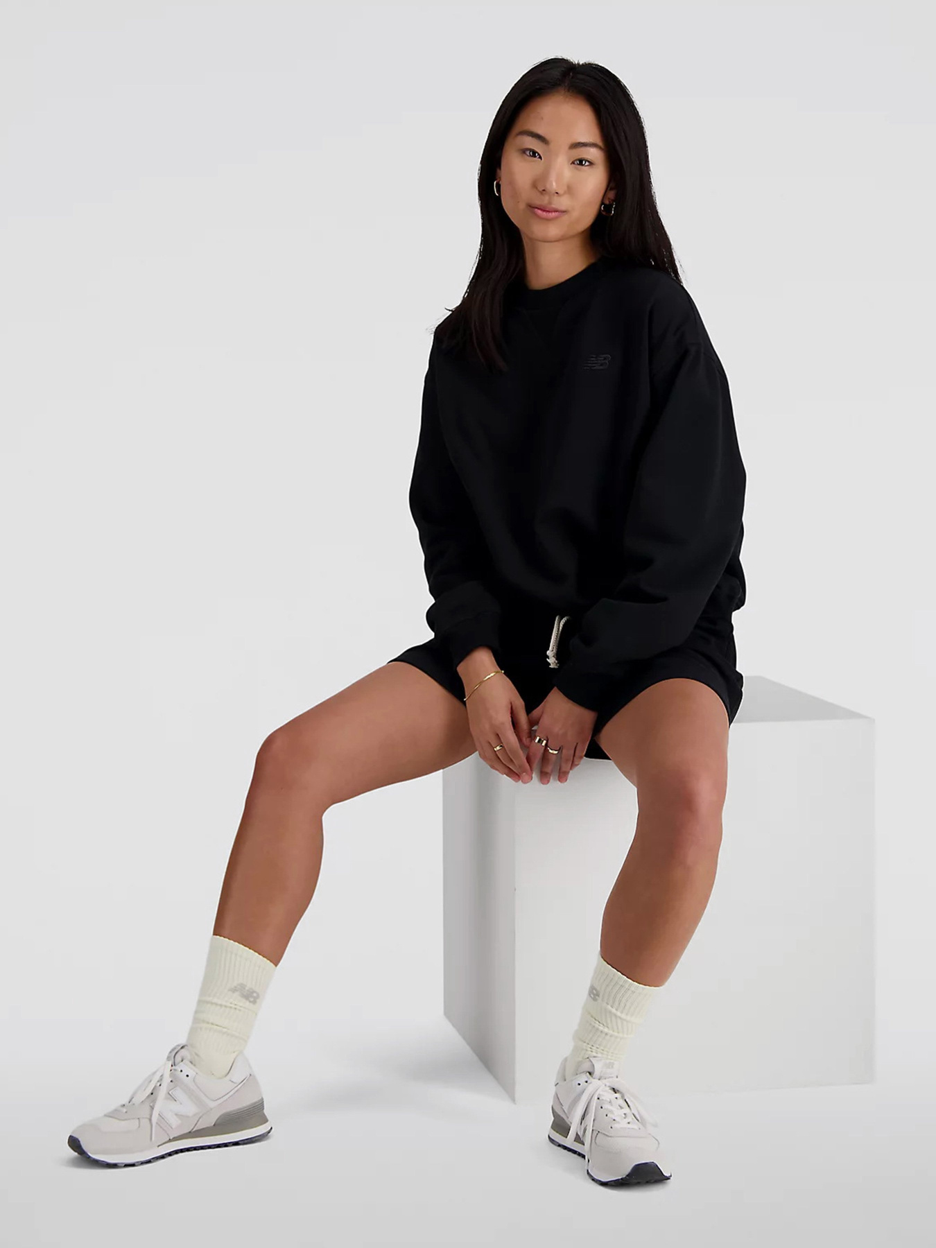 Свитшот New Balance Athletics French Terry модель WT41500BK Фото