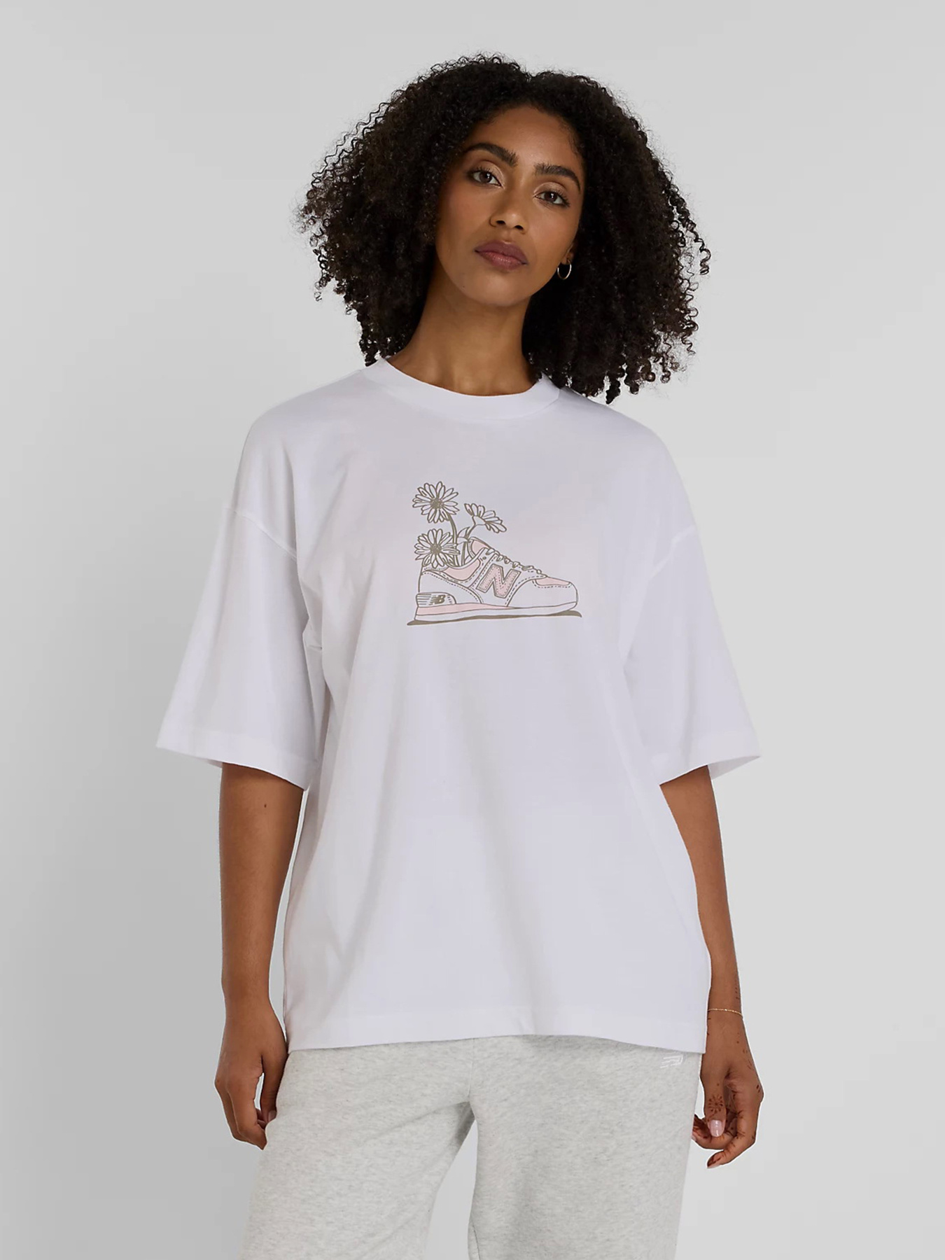 Футболка New Balance OVERSIZED FLOWER модель WT43556WT Фото
