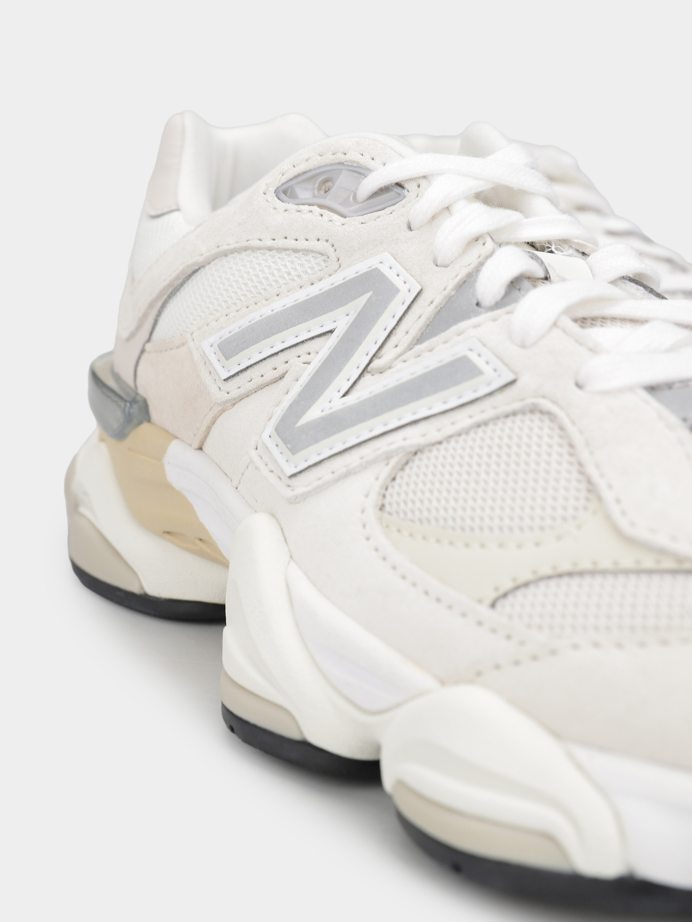 Кроссовки New Balance 9060 модель U9060WHT Фото