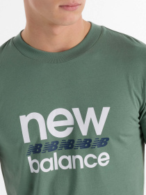 Футболка New Balance SPORT GRAPHIC модель MT51940DKJ Футболка New Balance SPORT GRAPHIC модель MT51940DKJ Фото