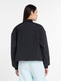 Бомбер New Balance REIMAGINED WOVEN модель WJ53500BK Фото