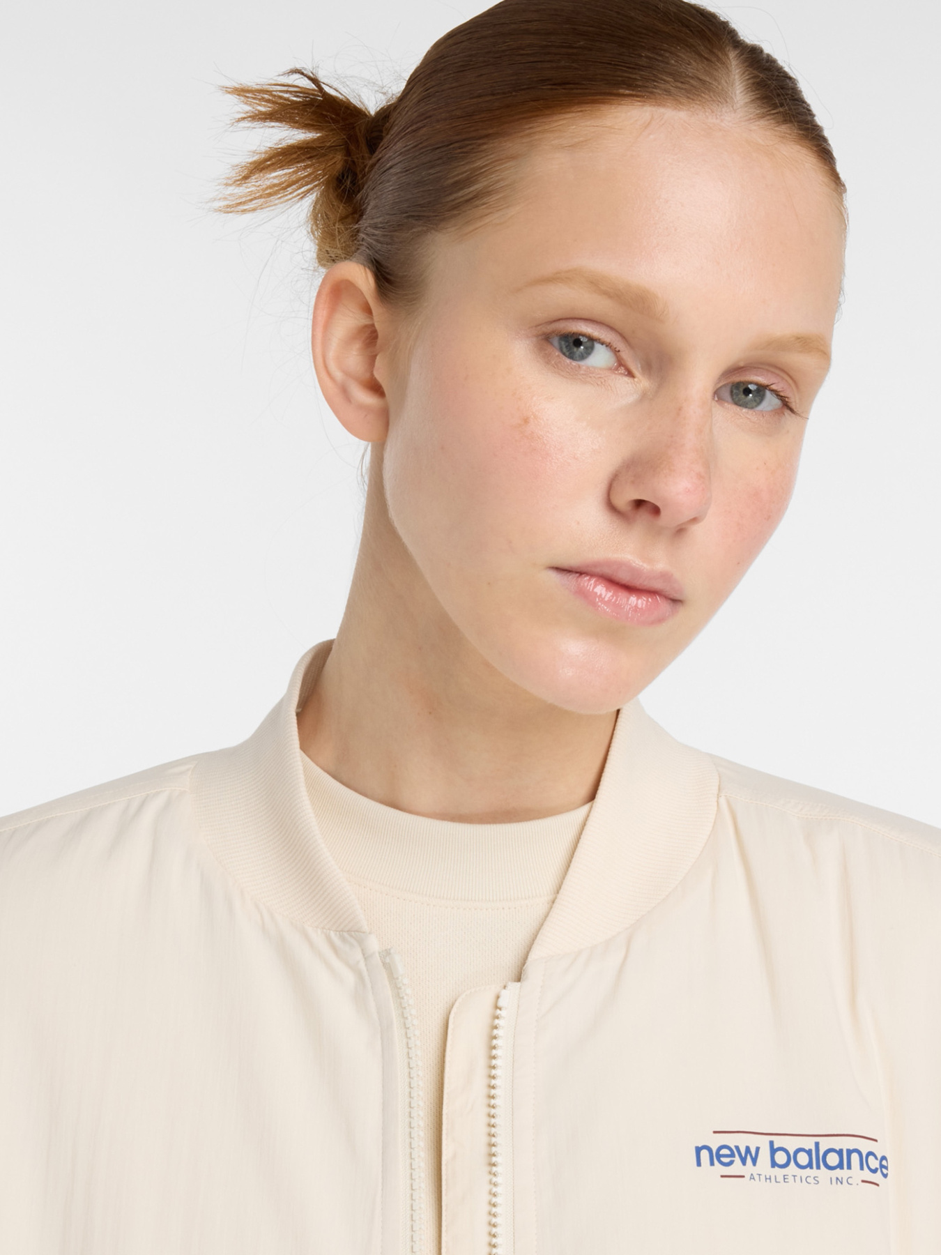 Бомбер New Balance REIMAGINED WOVEN модель WJ53500LIN Фото