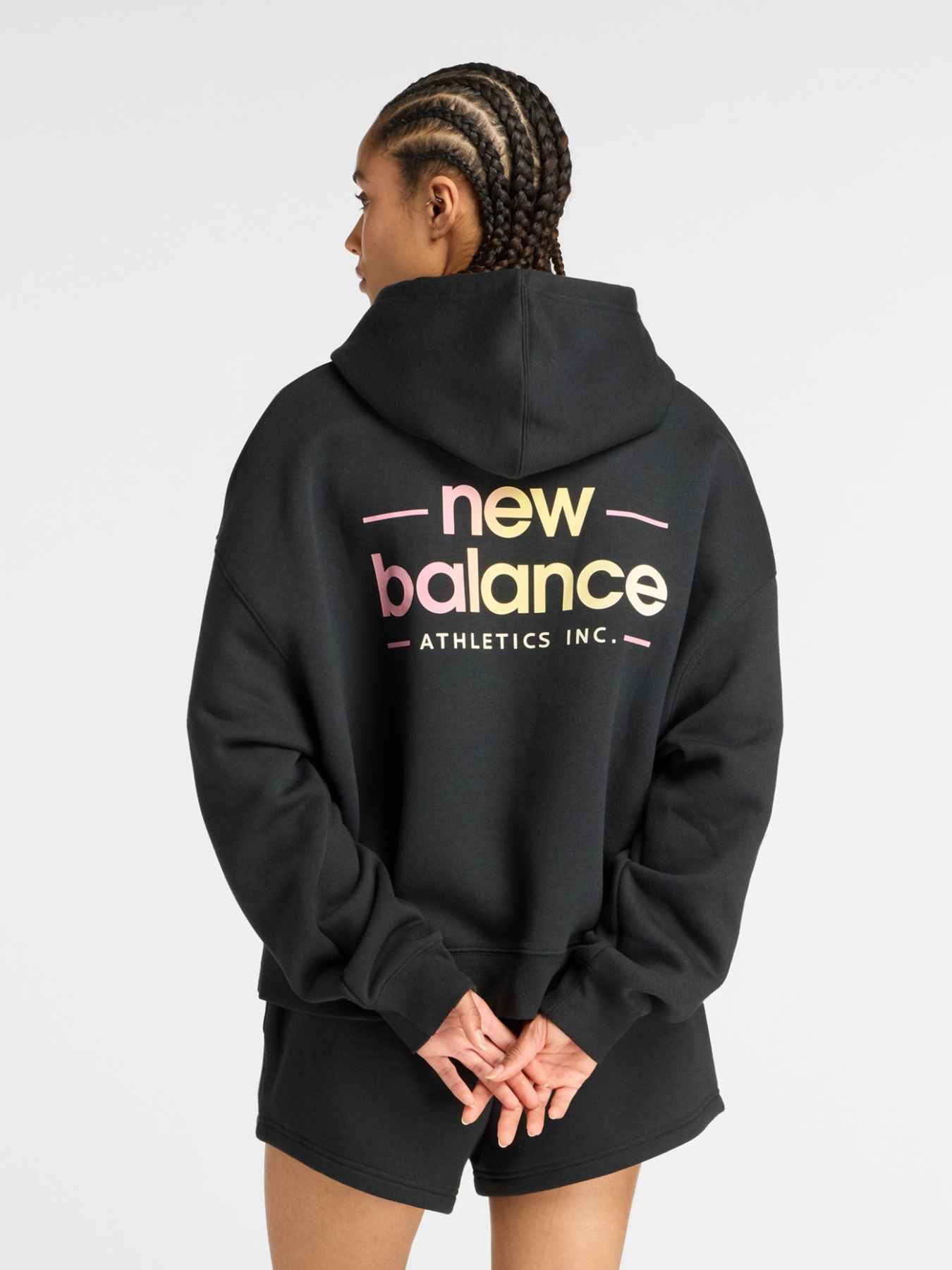 Худі New Balance REIMAGINED модель WT53515BK Худі New Balance REIMAGINED модель WT53515BK Фото