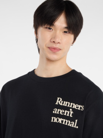Футболка New Balance RUNNERS ARENT NORMAL модель MT53921BK Фото