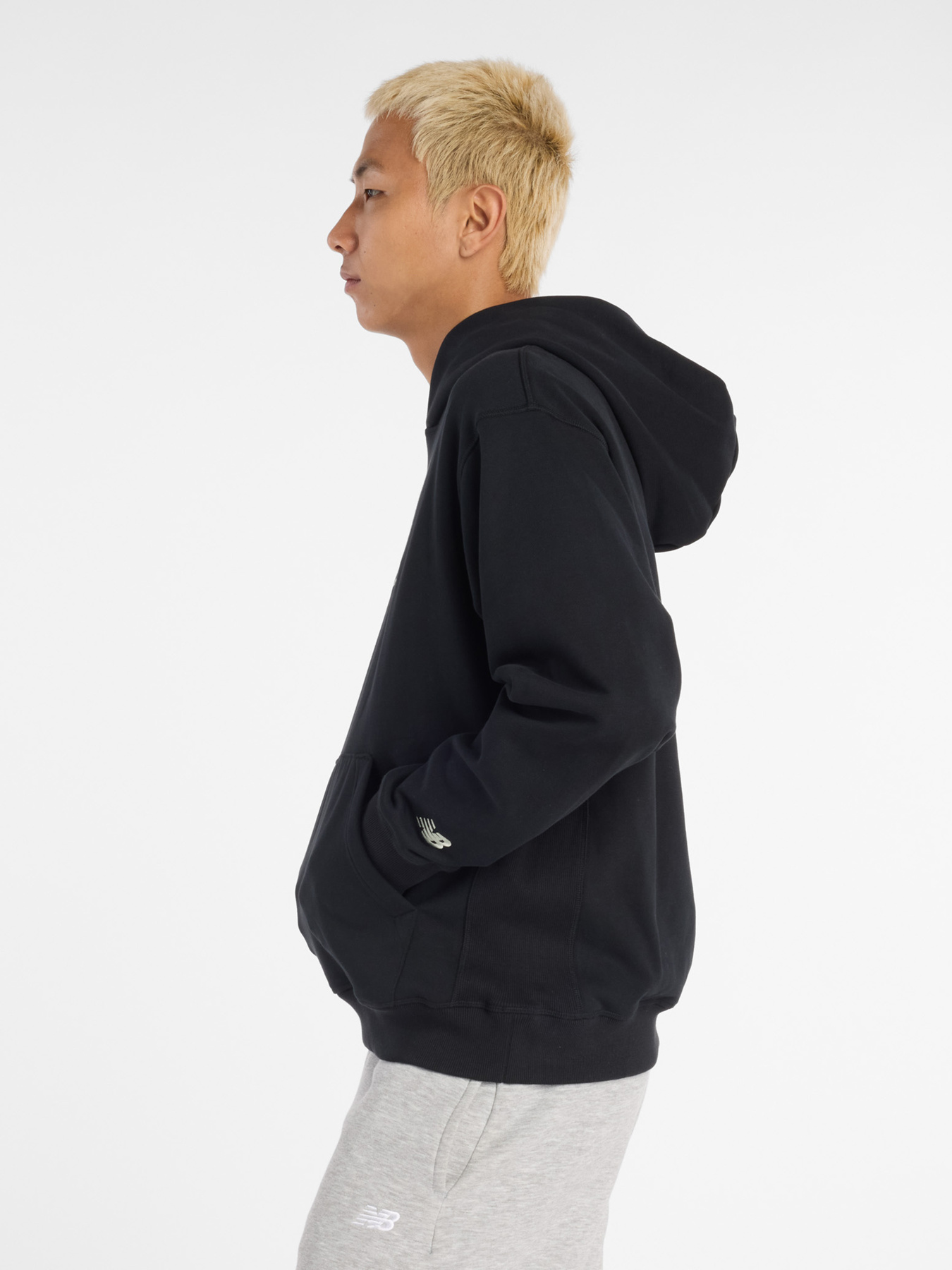 Худи New Balance ATHELTICS SIGNATURE модель MT53938BK Фото