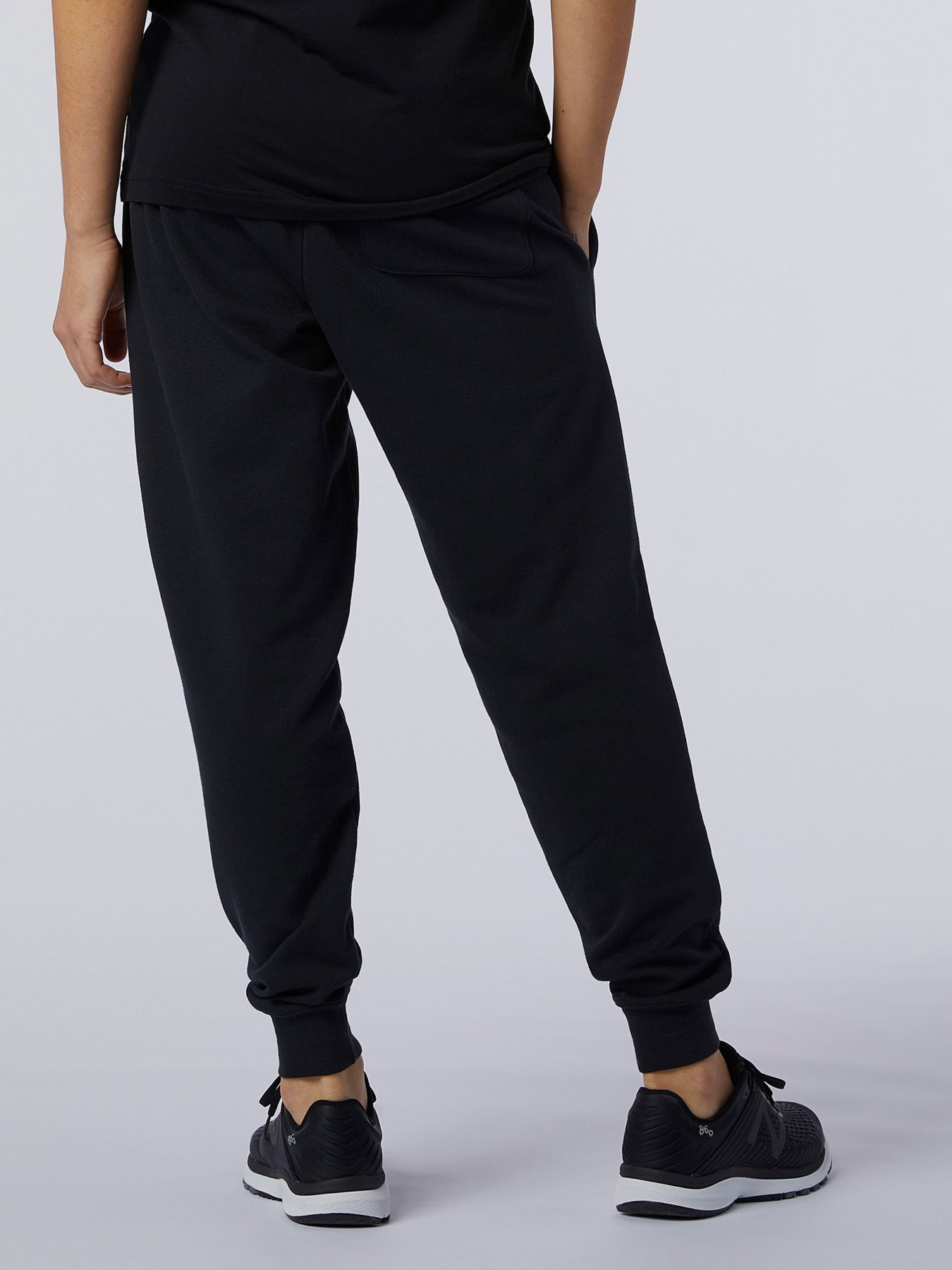 Штаны спортивные New Balance Essentials модель MP11590BK Фото