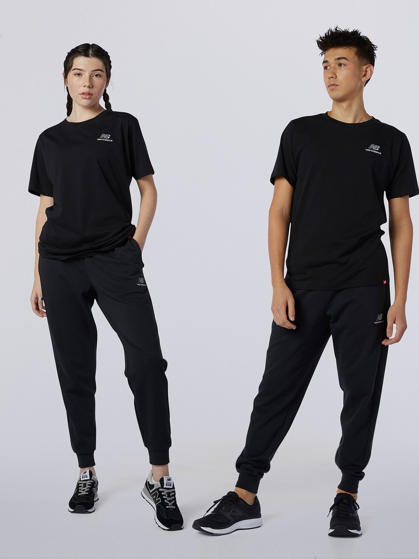 Штаны спортивные New Balance Essentials модель MP11590BK Фото