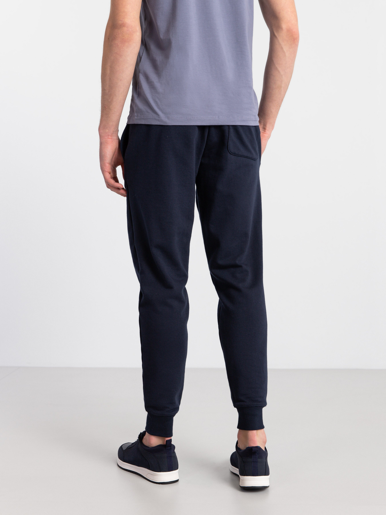 Штаны спортивные New Balance Essentials модель MP11590ECL Фото