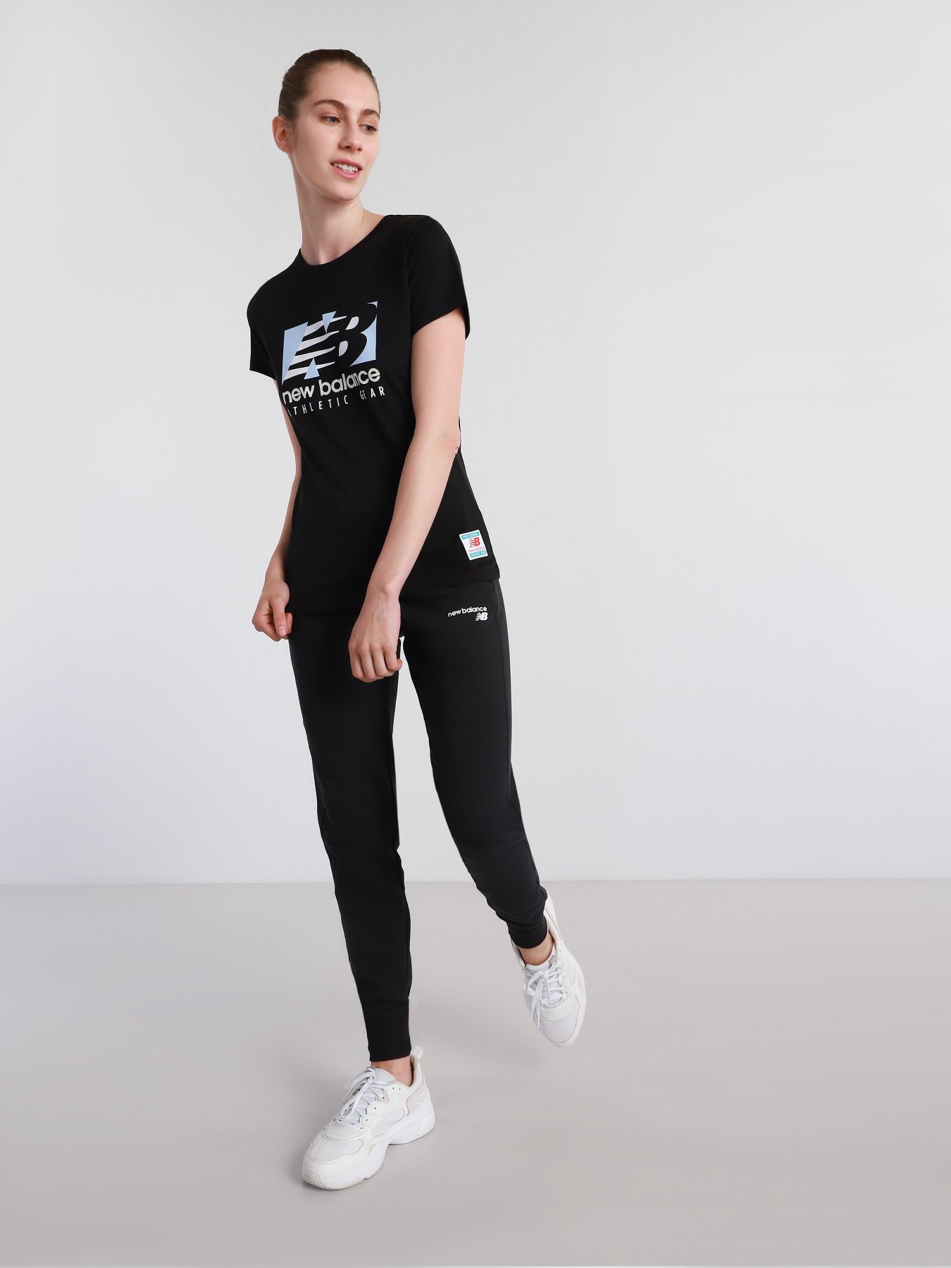 Штаны спортивные New Balance Classic CF модель WP03805BK Фото