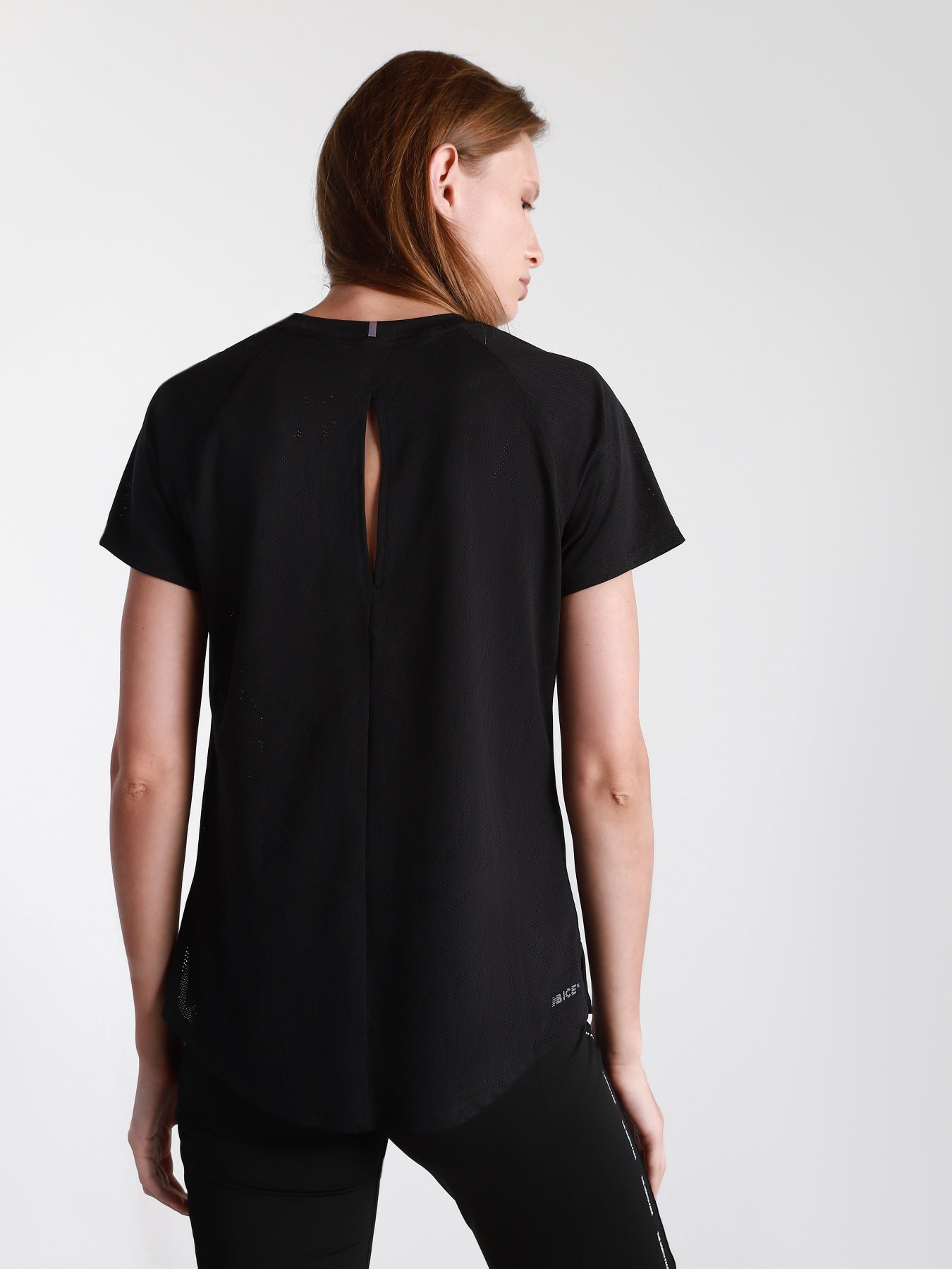 Футболка New Balance Q Speed модель WT11278BK Фото