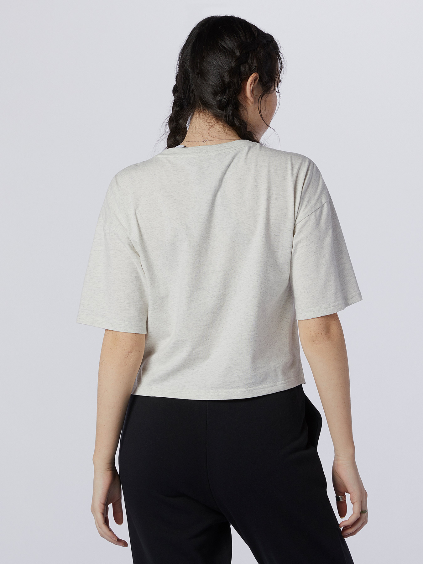 Футболка спортивная New Balance Essentials Field Day Boxy модель WT11508SAH Фото