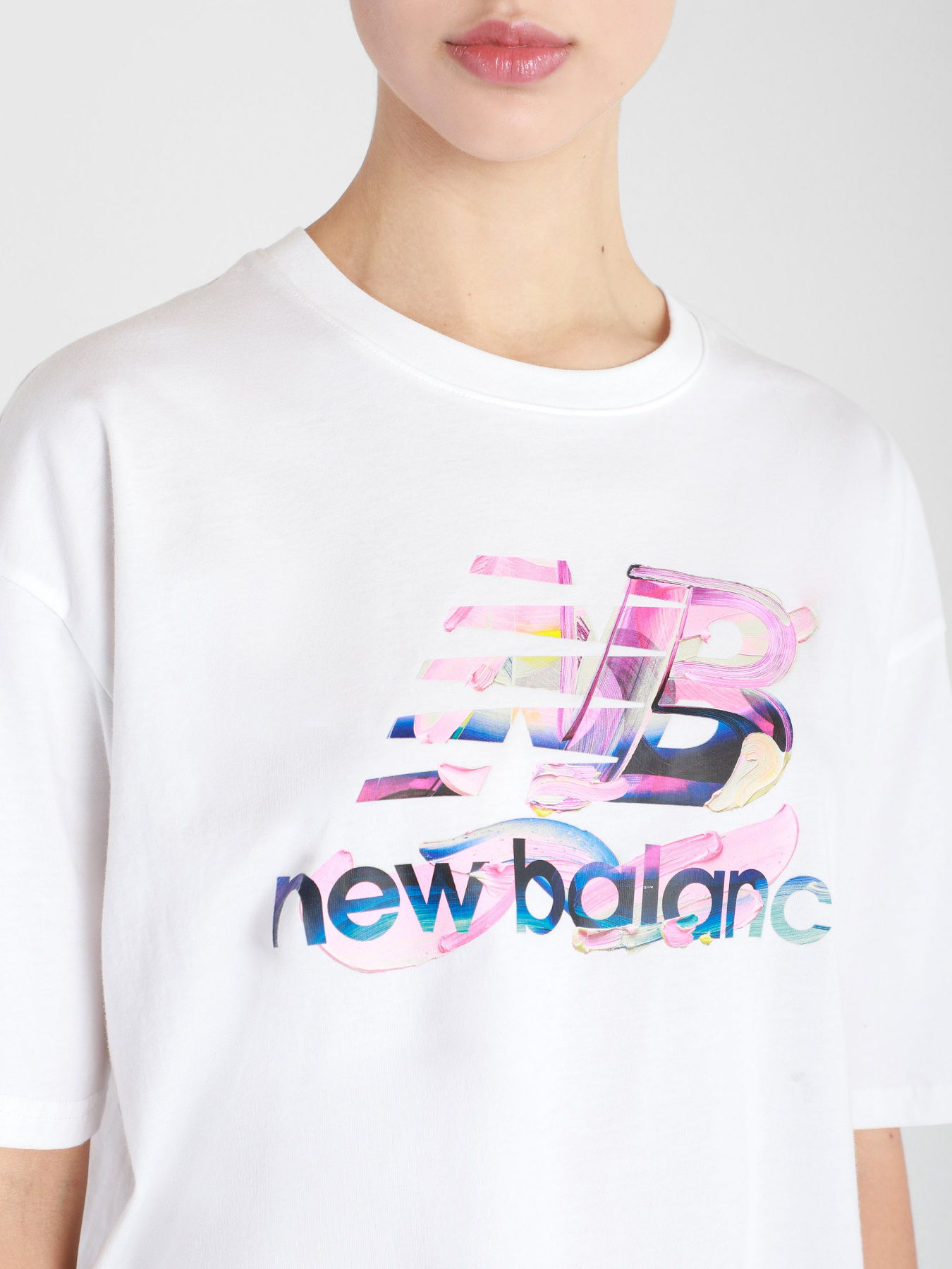 Футболка спортивная New Balance NB Athletics Erin Loree Graphic модель WT11514WT Фото