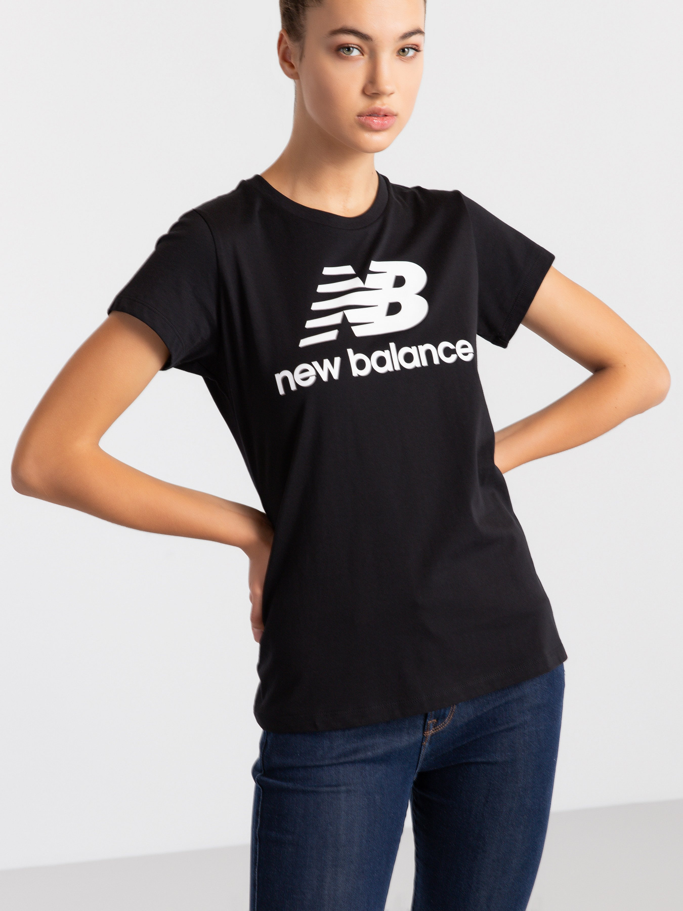 Футболки и поло New Balance Essentials Slacked Logo модель WT91546BK Фото