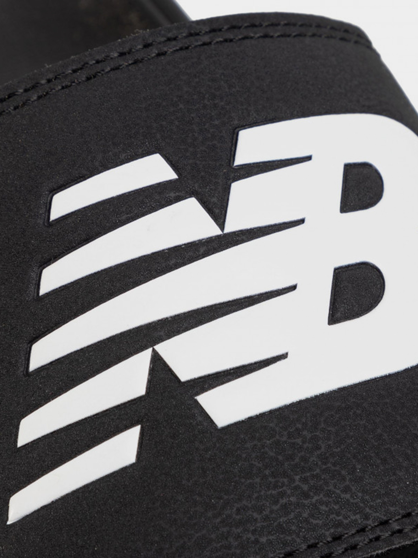 Шльопанці New Balance 200 модель SMF200B1 Фото