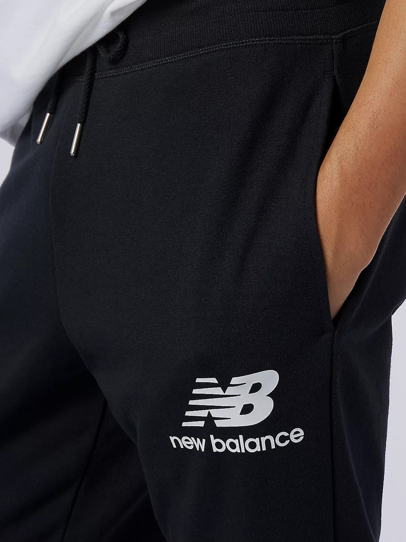 Штаны спортивные New Balance Essential Stack Logo модель MP11507BK Фото