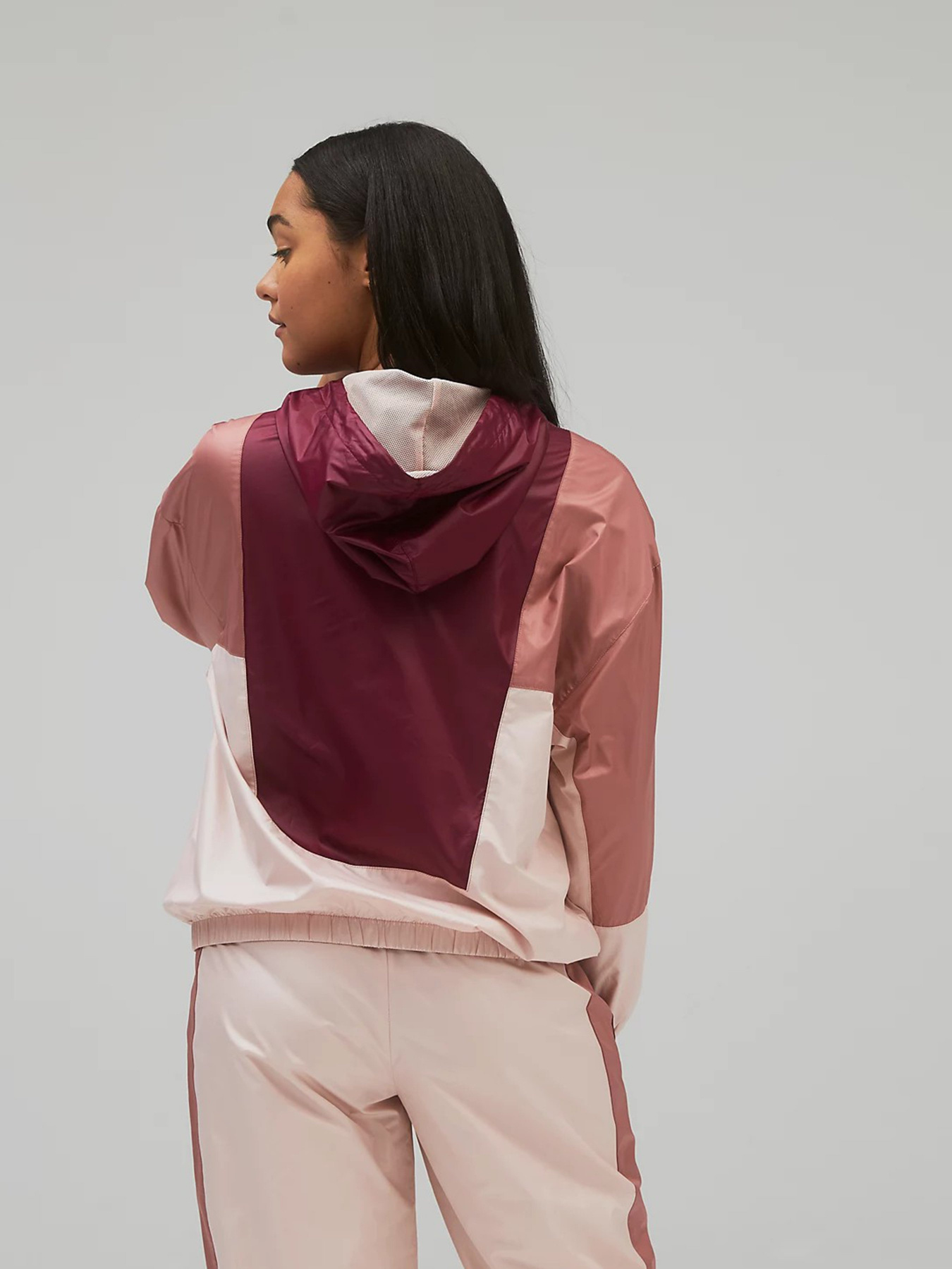 Ветровка New Balance Athletics модель WJ13500WDH Фото