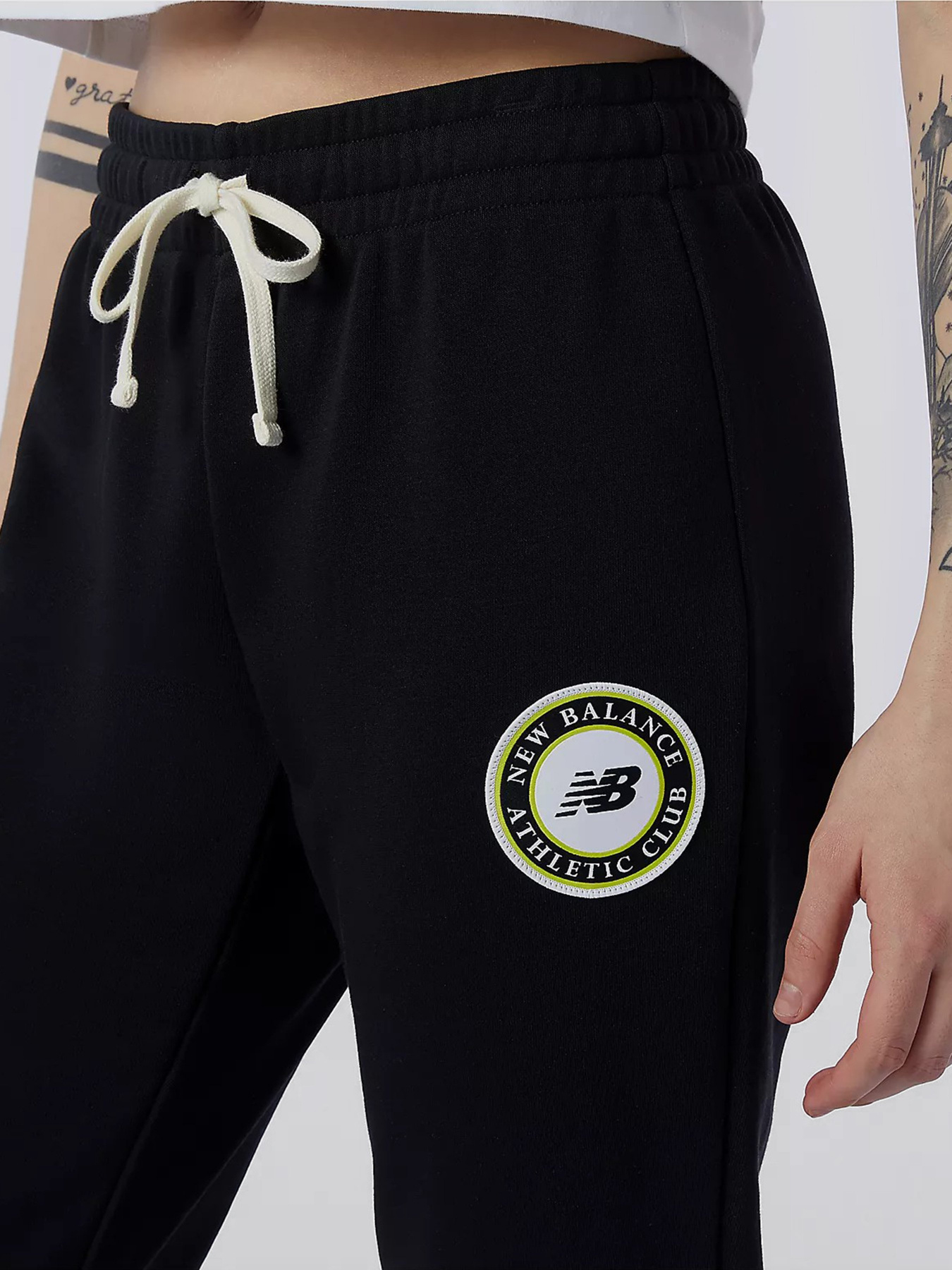 Штаны спортивные New Balance Essentials Athletic Club модель WP13503BK Фото